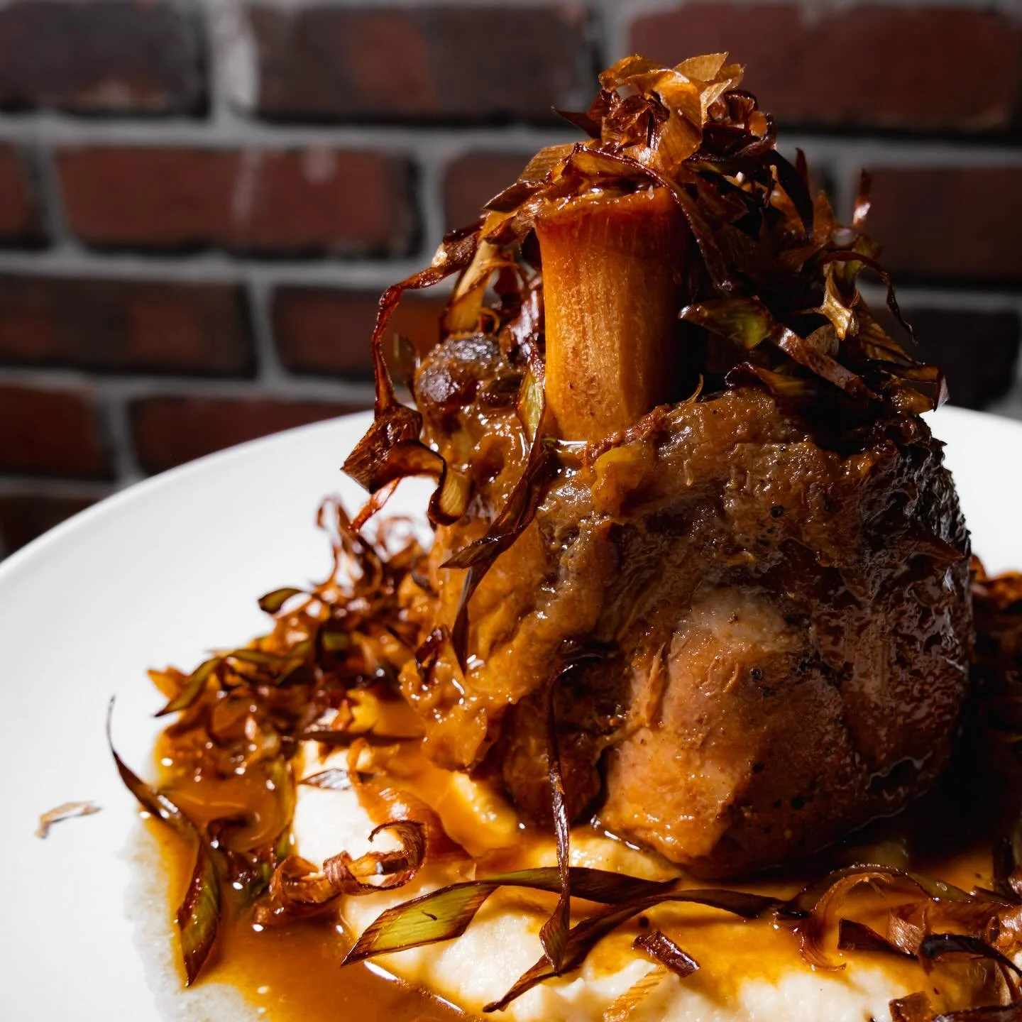 Well it&rsquo;s chilly! But, you don&rsquo;t have to be!
Come warm up with us and a delicious pork shank this weekend. 

📸 @billylogancreative 

#downtownILM #italianfood #wilmingtonNC #FlorianaILM wilmingtoneats