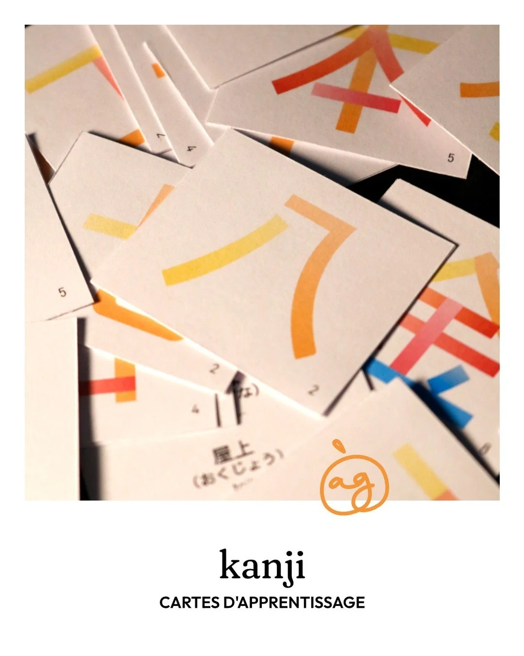 Graphisme
Les kanjis japonais ont un ordre et un sens d&rsquo;&eacute;criture particulier. J&rsquo;ai cr&eacute;&eacute; ces petites cartes qui indiquent, par leur couleur et leurs d&eacute;grad&eacute;s, comment &eacute;crire correctement les kanjis