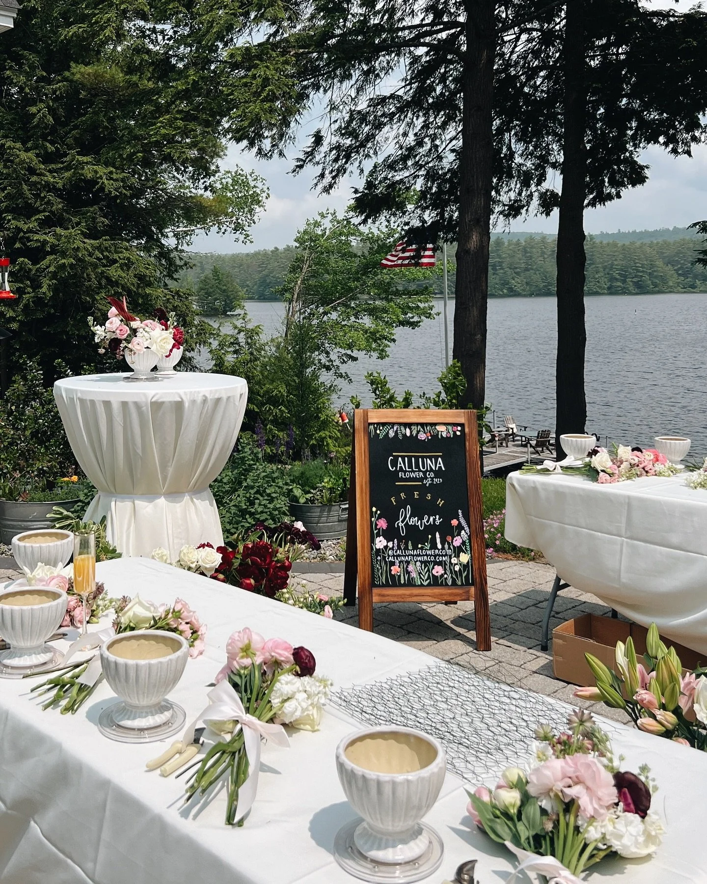 Flower arranging, lakefront edition 🌸✨

Our latest workshop was full of sunshine, champagne, and the sweetest group for a bridal shower celebration. Want to host your own? Workshops with Calluna Flower Co. are perfect for showers, birthdays, bachelo
