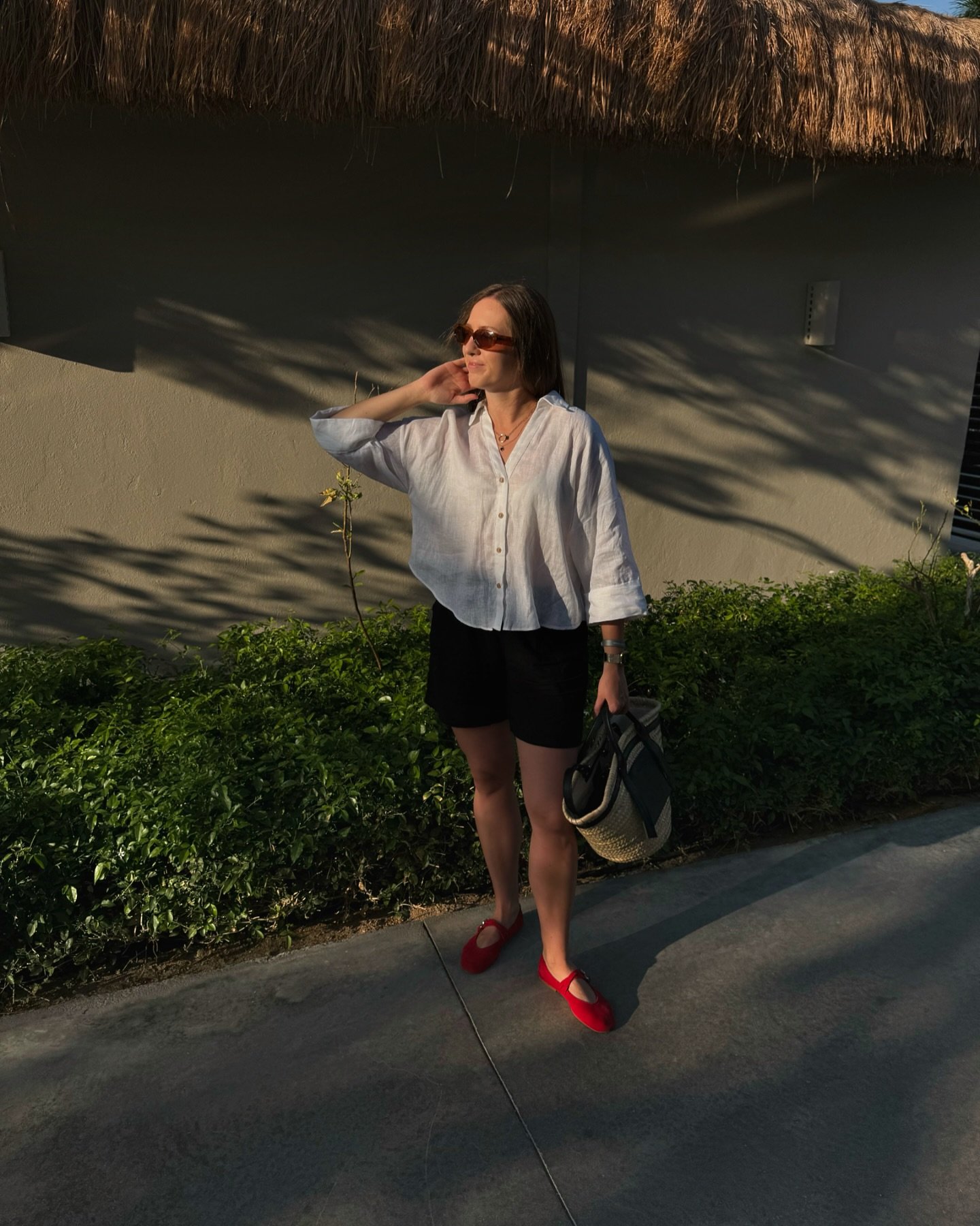 Somehow this song makes me nostalgic. 

Who is missing the sun? Who is waiting for the ski season? ⛷️

I am kind of between 🙈 in the meantime trying to keep positive in the rainy Zurich. 

🇵🇱
Powiem Wam, że chyba pierwszy raz w życiu kupowałam str