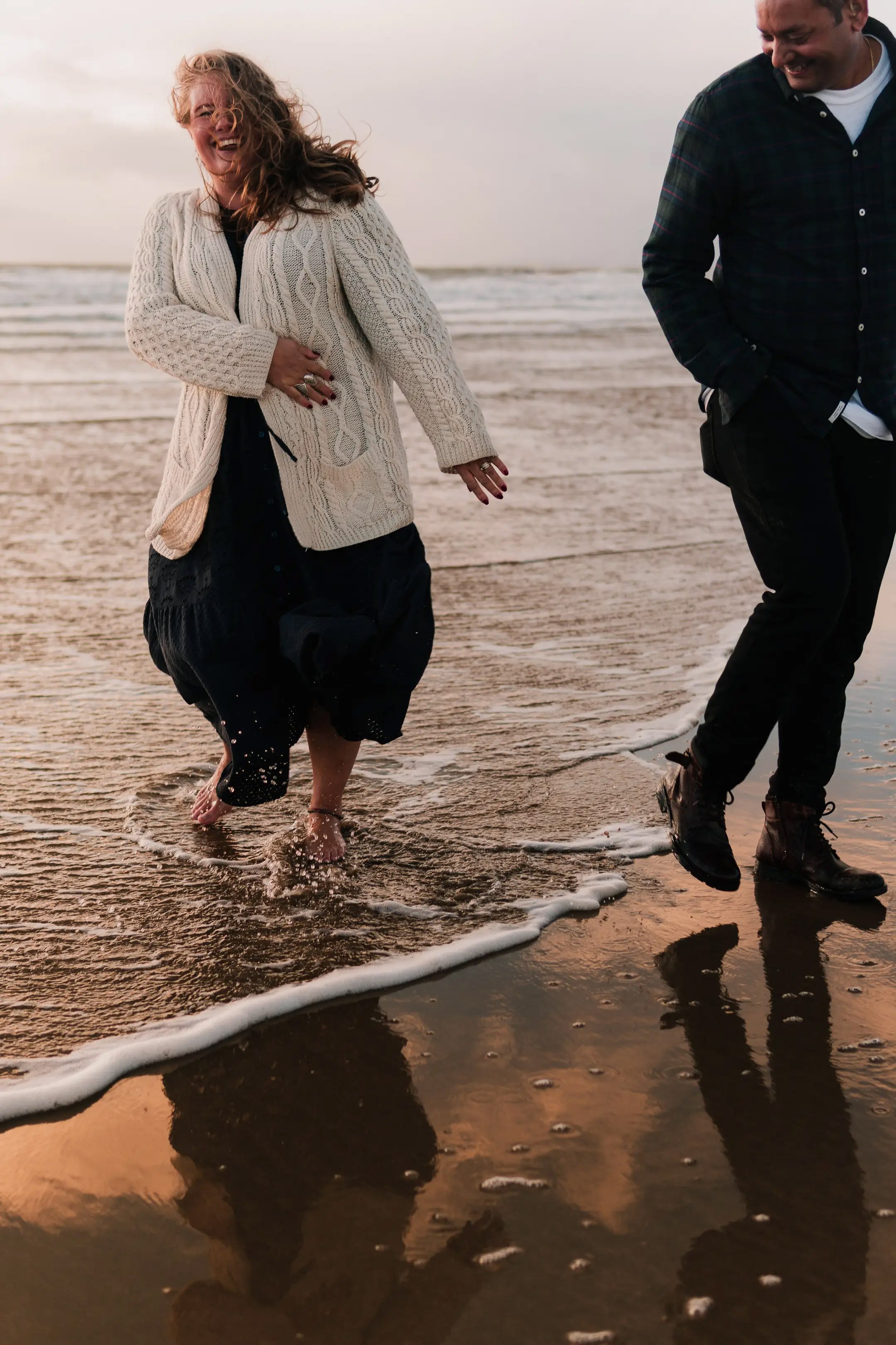 Cardiff candid couple photos at Rest Bay by Luke Tattersall.