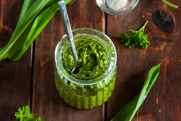 Einfaches Bärlauch Pesto Rezept – Frühling auf dem Teller