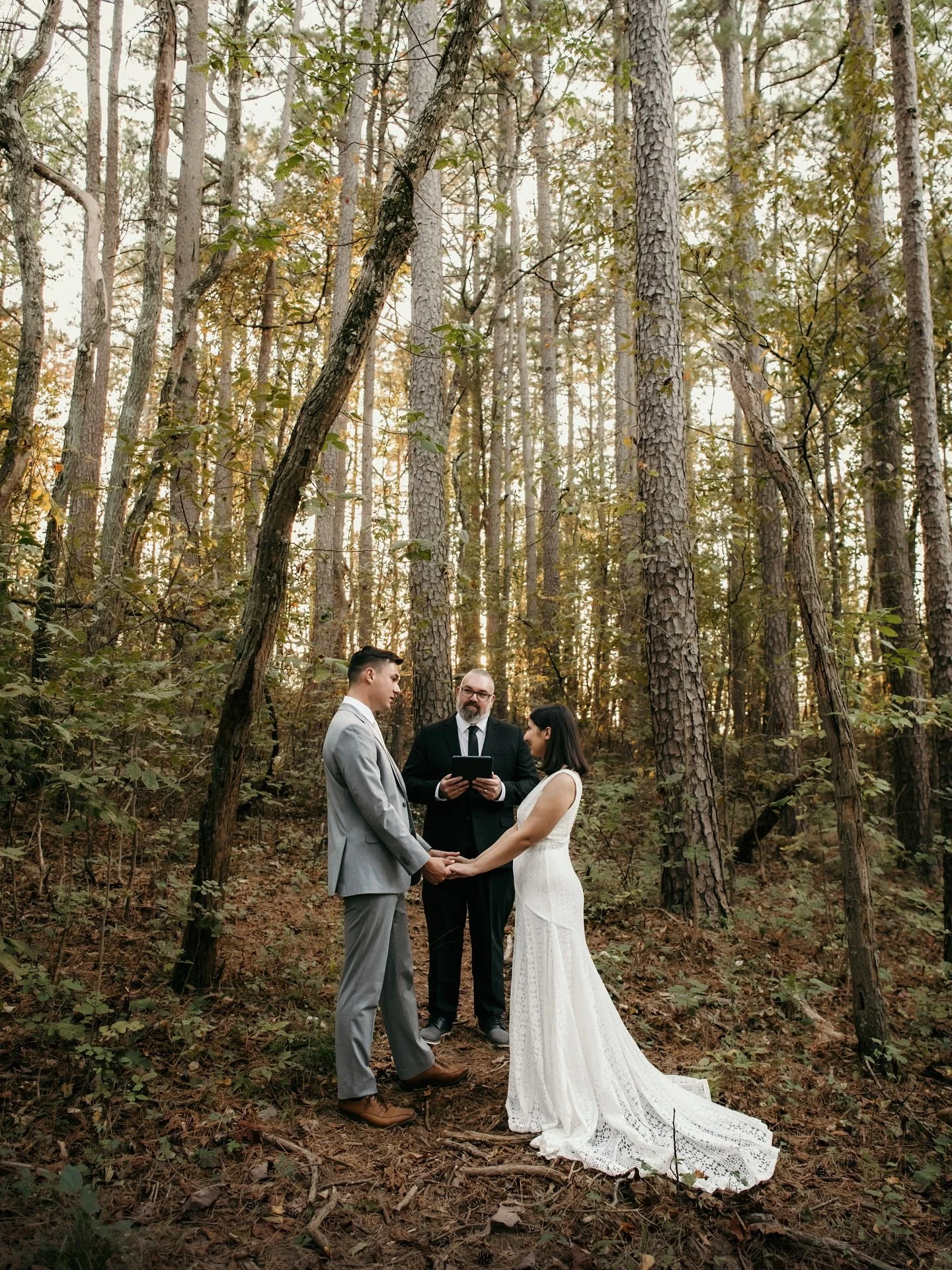 Did you know we have amazing officiants who work with our couples to make their elopement or micro wedding a dream come true? Whether you&rsquo;re planning an intimate ceremony on the cliffs or a cozy forest elopement, our team helps bring every deta