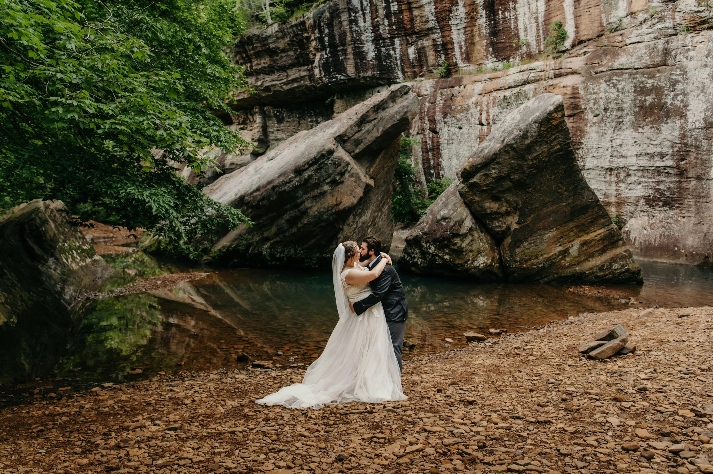 Bell Smith Elopement: Making Memories at Devil’s Backbone in the Shawnee National Forest