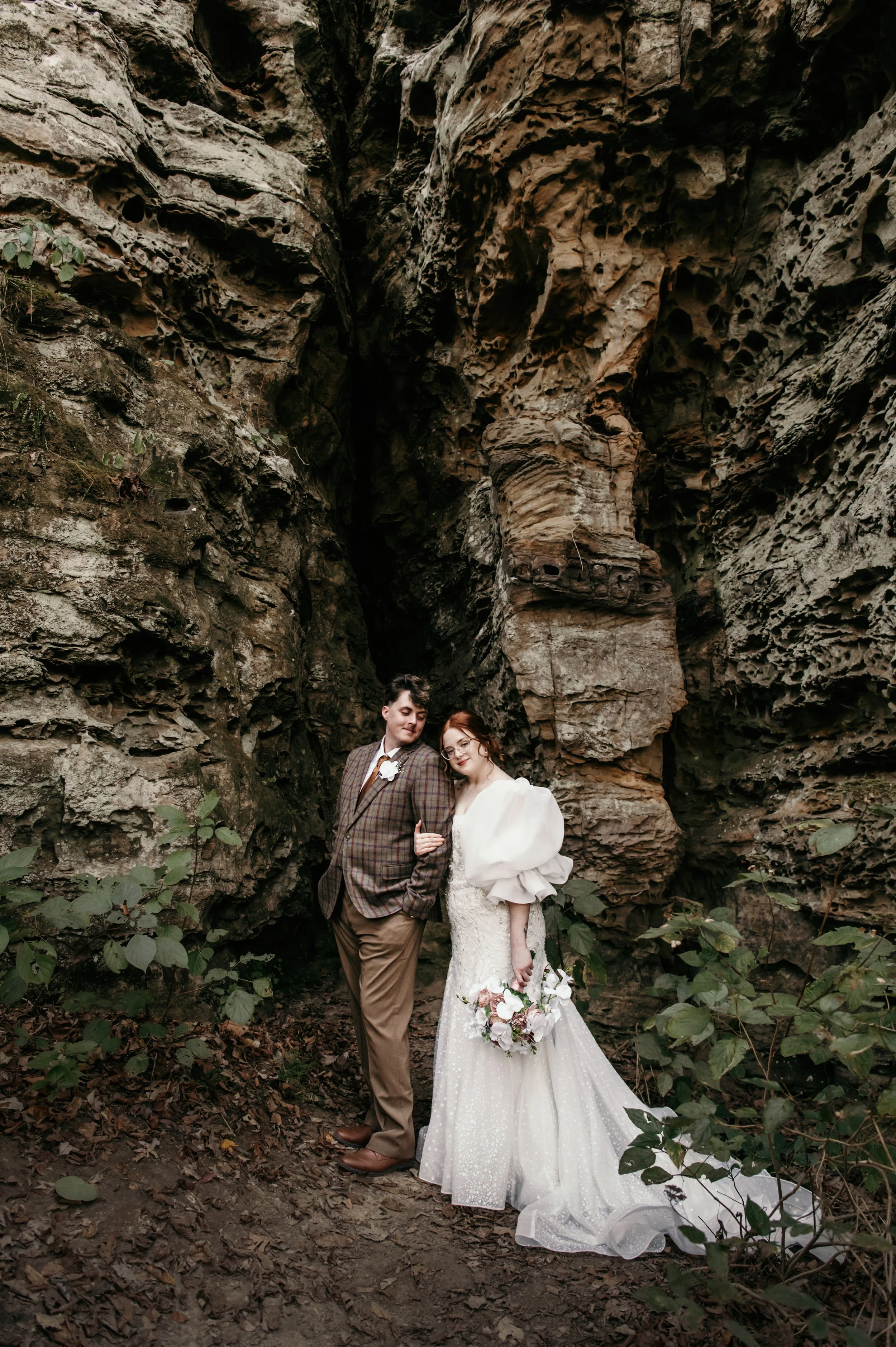 Southern Illinois elopement, Shawnee National Forest, garden of the Gods wedding,  adventure elopement, Shawnee National Forest Wedding, Illinois Elopement, Elope Illinois, where to get married in Illinois, Elope Shawnee, Cave in Rock, Ferne Clyffe, 