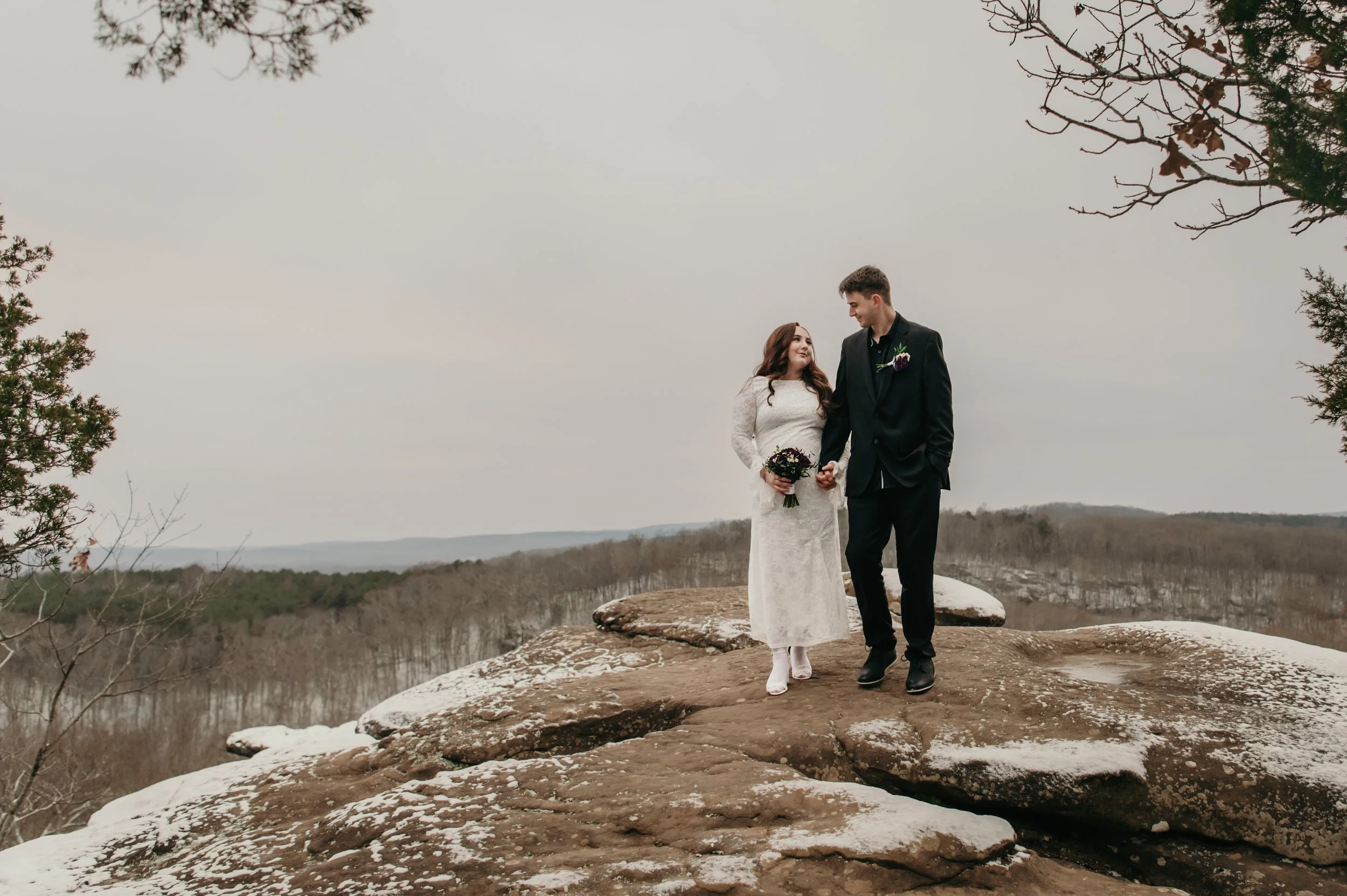 Southern Illinois elopement, Shawnee National Forest, garden of the Gods wedding,  adventure elopement, Shawnee National Forest Wedding, Illinois Elopement, Elope Illinois, where to get married in Illinois, Elope Shawnee, Cave in Rock, Ferne Clyffe, 