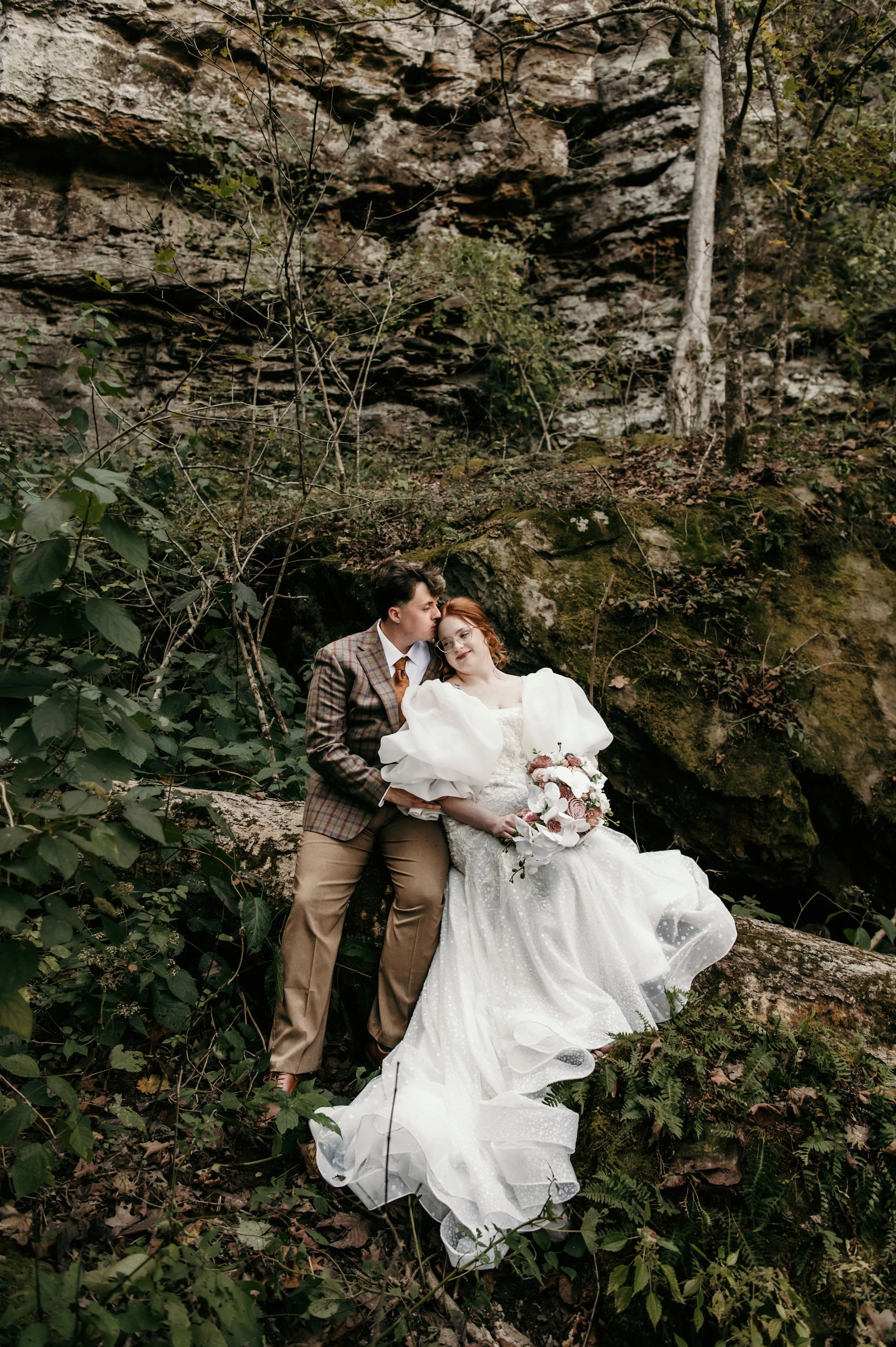 Southern Illinois elopement, Shawnee National Forest, garden of the Gods wedding,  adventure elopement, Shawnee National Forest Wedding, Illinois Elopement, Elope Illinois, where to get married in Illinois, Elope Shawnee, Cave in Rock, Ferne Clyffe, 
