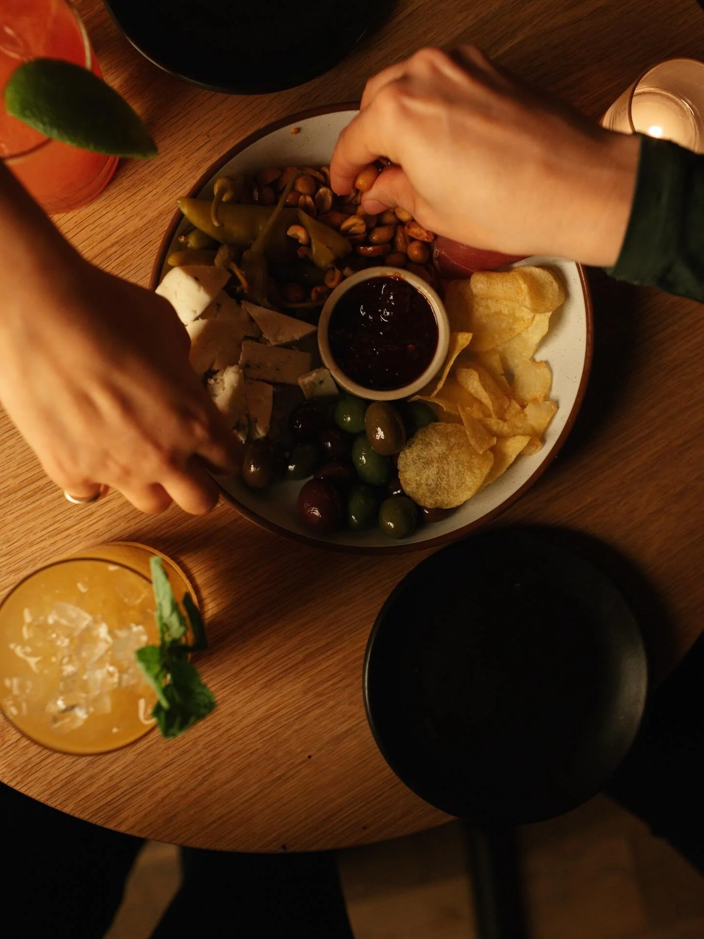 This and post-work gossip 😍 
Tag your work bestie in the comments👇