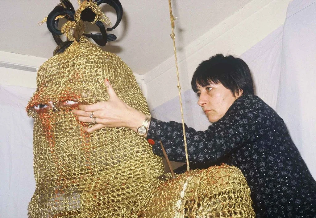 ARTNEWS: Raymonde Arcier, Feminist Artist Who Worked With Fabric in France, Dies at 86