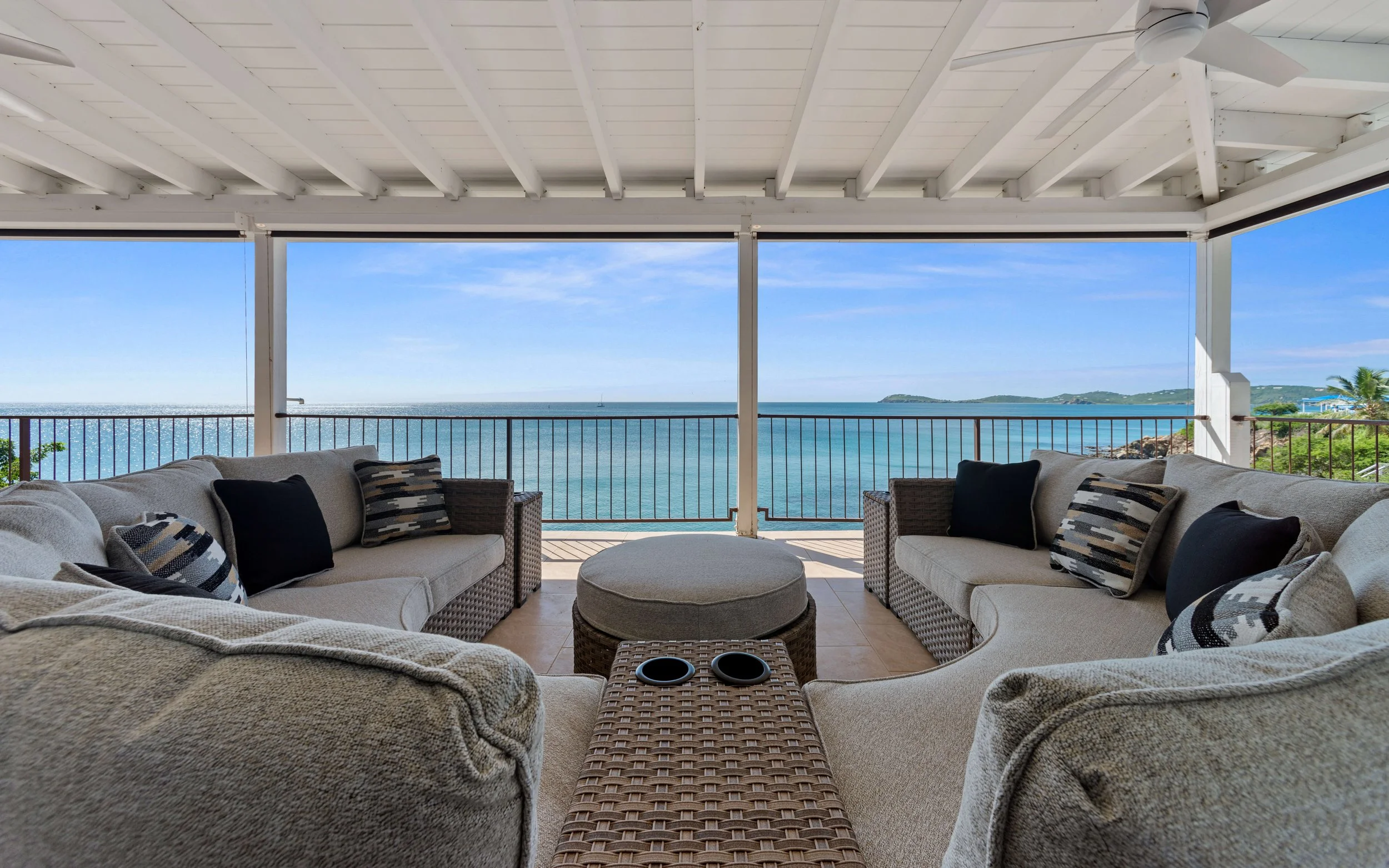 Outdoor seating area 1