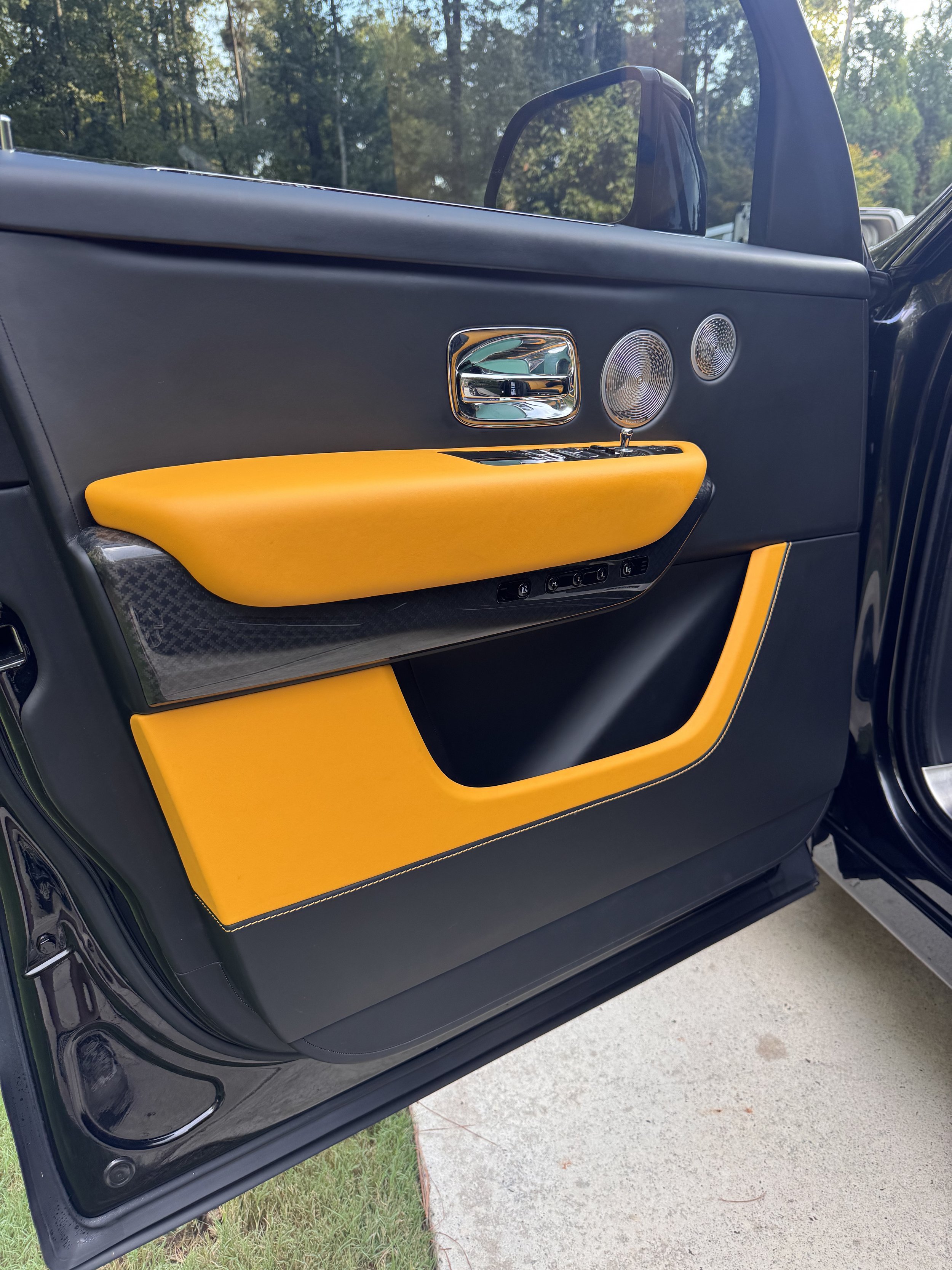 04-door-panel.jpg