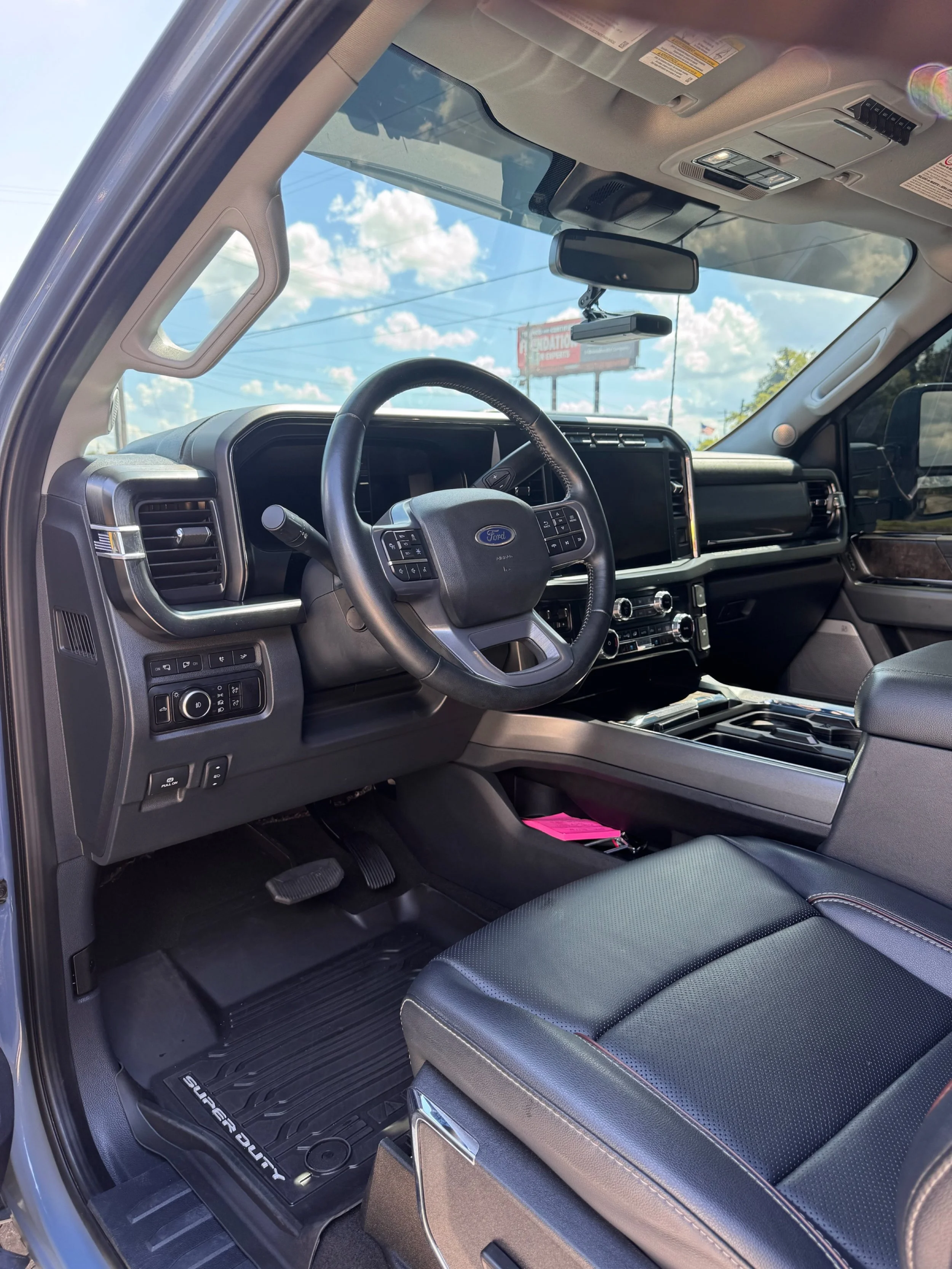 03-f350-interior.jpg