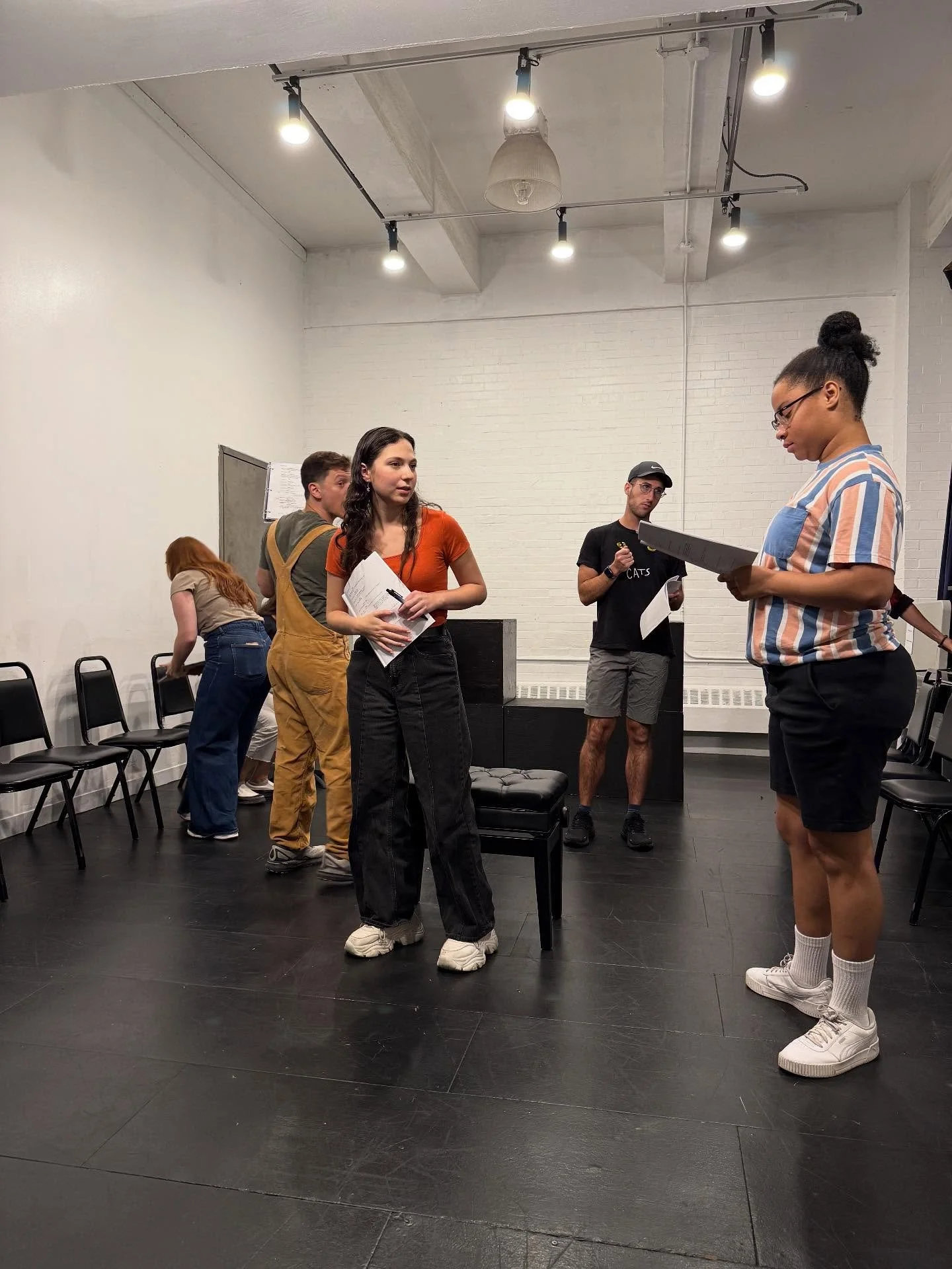 A glimpse from our rehearsal room! @thehighschoolreunionmusical premieres at @emergingartiststheatre Spark Theatre Festival on September 27th! Tickets in bio🎟️✨❤️
Written by: @rebecca.lynn.goldfarb 
Directed by: @mrgcantor 
Choreographed by: @rosiec