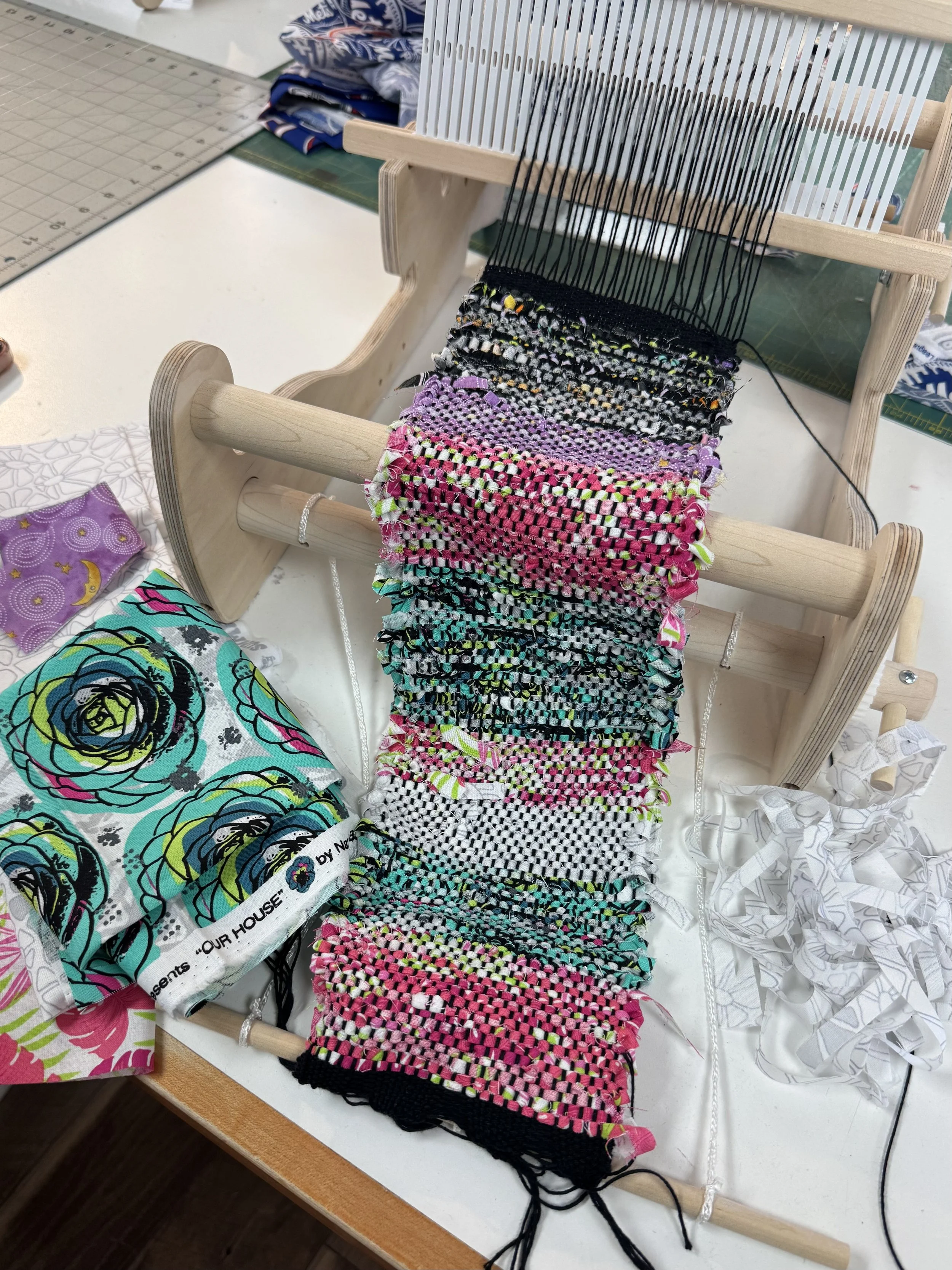 "Pop-Up Workshop: Weave your own Fabric" at Urban Sewciety