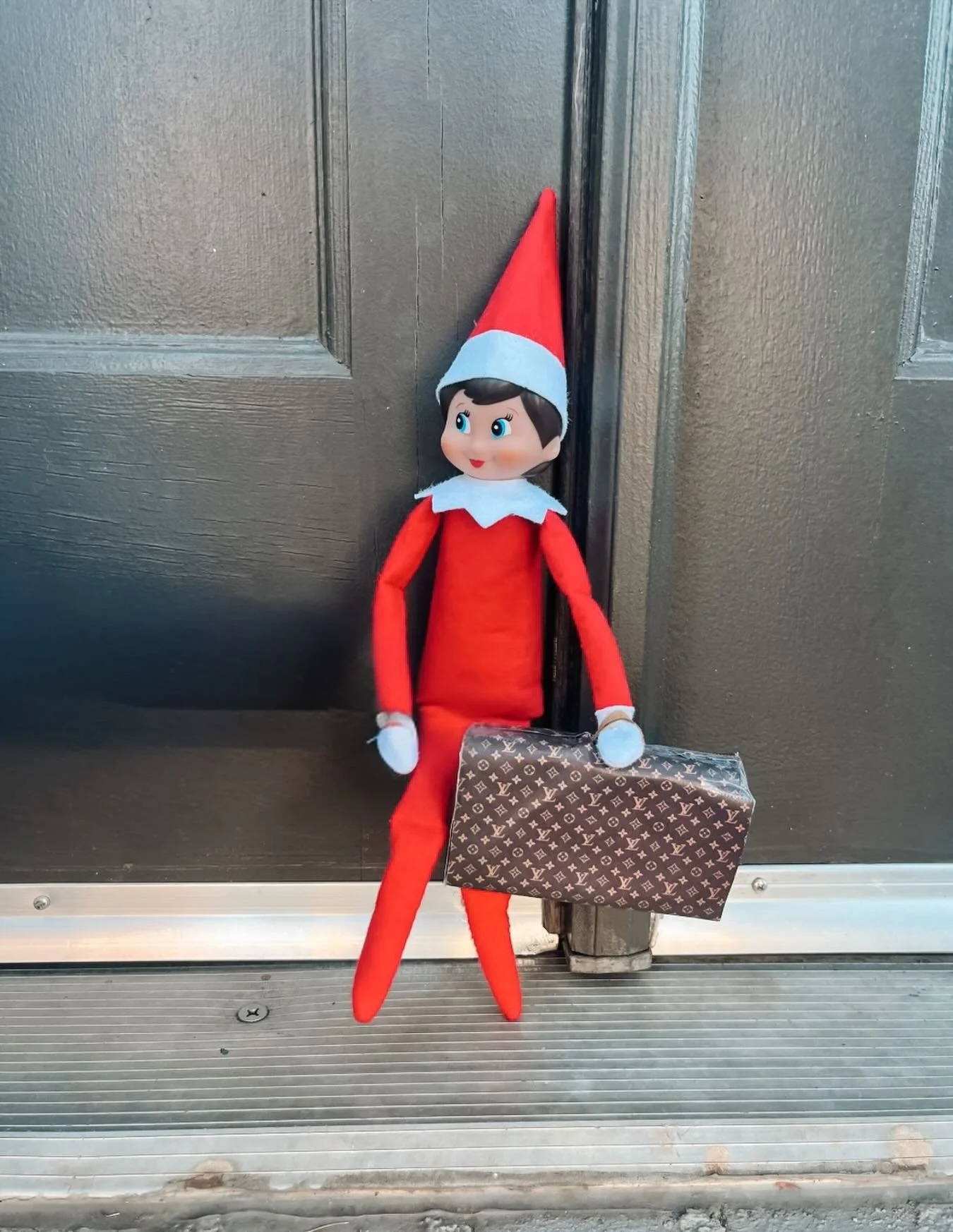 Before you head out like Elise, remember: 

✅ Lock your doors &amp; windows
✅ Close blinds
✅ Put away your valuables
✅ Turn the thermostat to Auto &amp; Heat @ 68 Degrees
✅ Throw away your trash
✅ Place your valet trashcan inside of no one is home 

