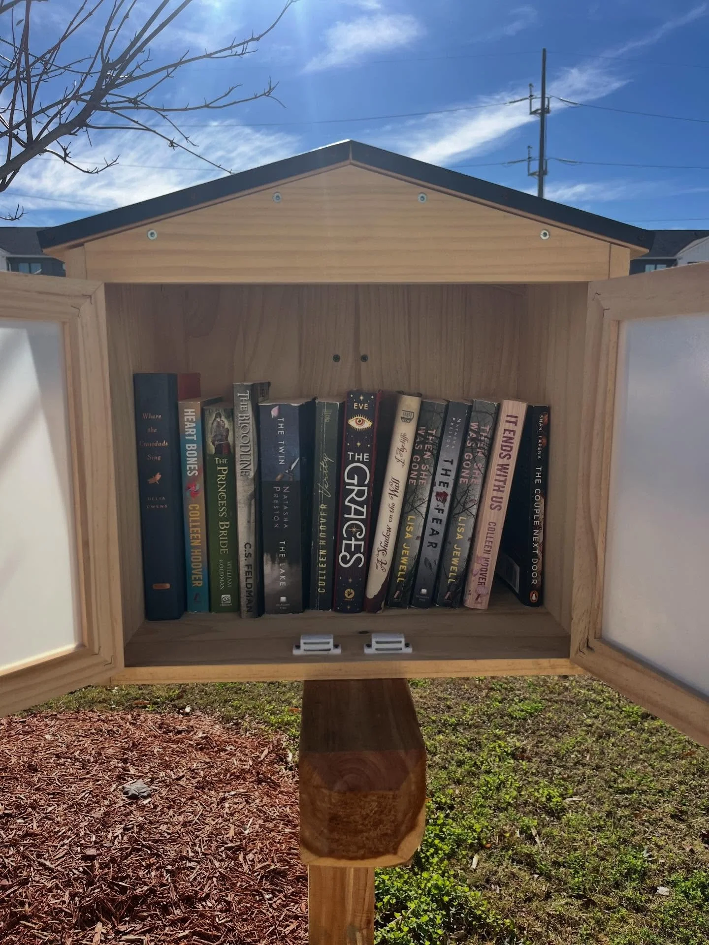 Before you have to study for finals, come grab a book from our Little Free Library located right next to the mailboxes at Phase 1! 📖📚