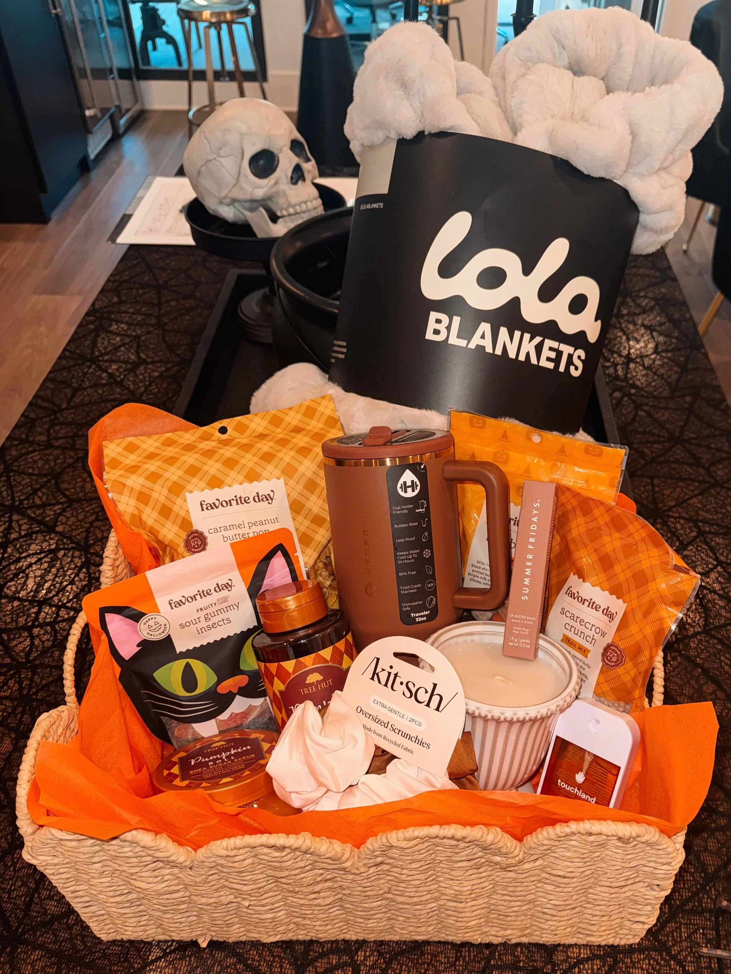 Want to win this boo basket giveaway?? Give begins now through Friday, October 23rd! 🎃

Swipe to check out the rules and how to earn points!