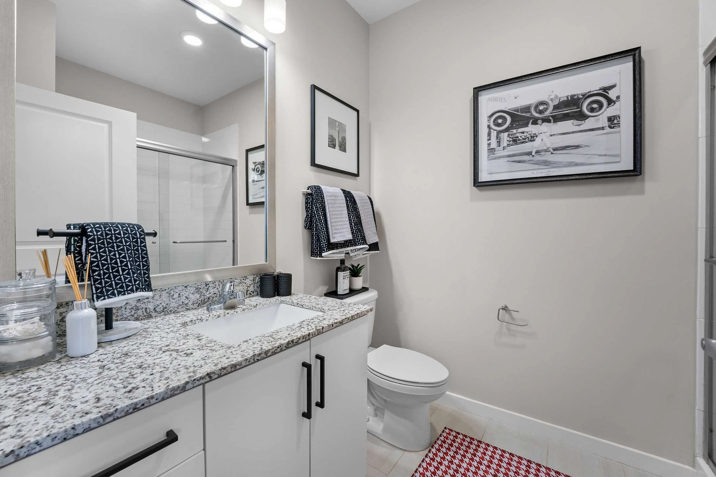 My House on 13th | Bathroom