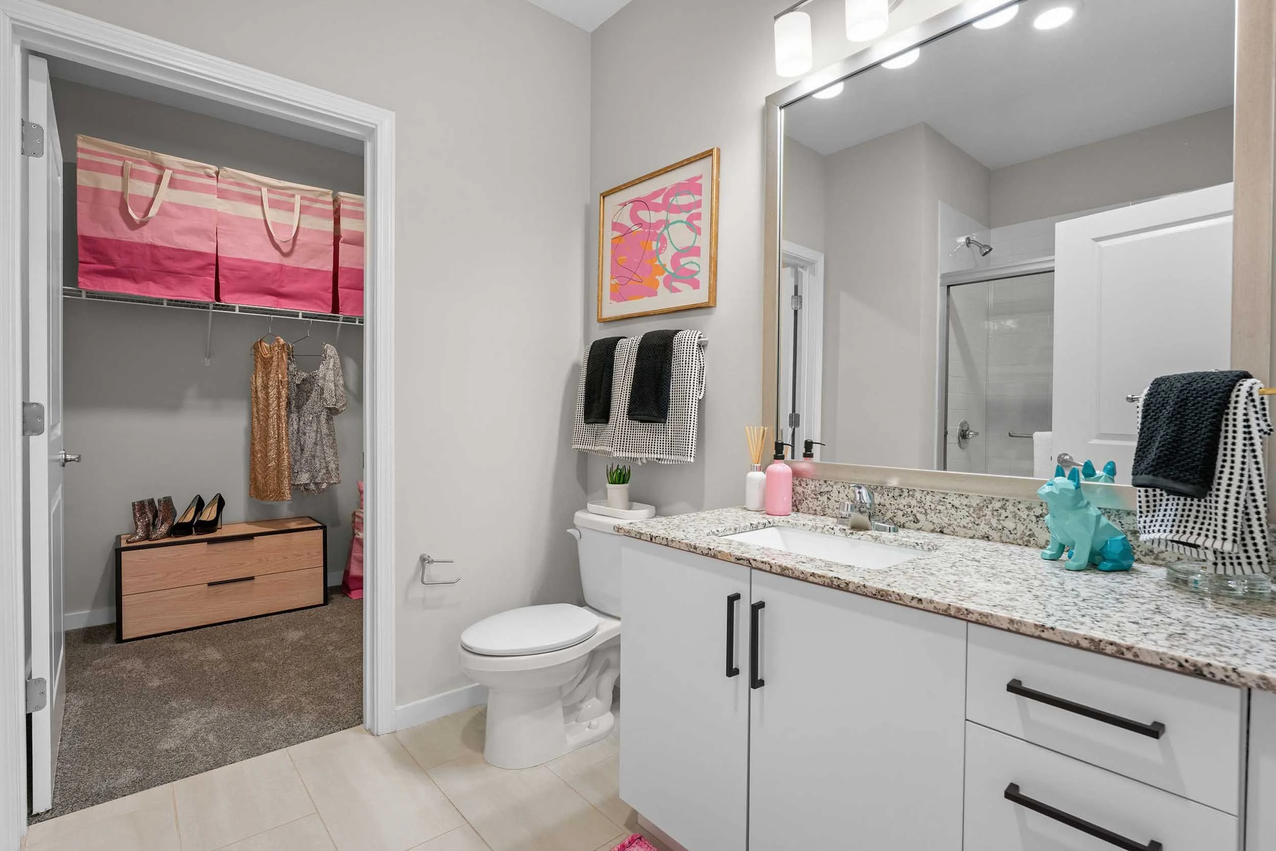 My House on 13th | Bathroom