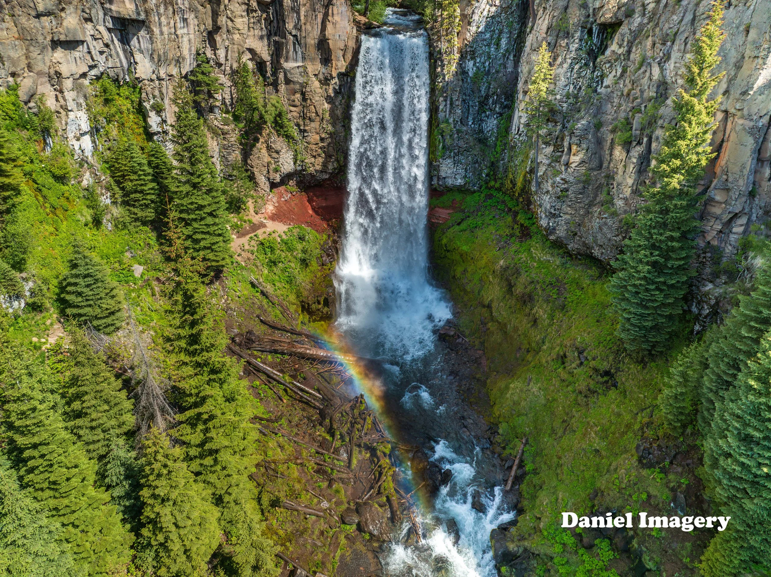 Tumalo Falls spraybow 311