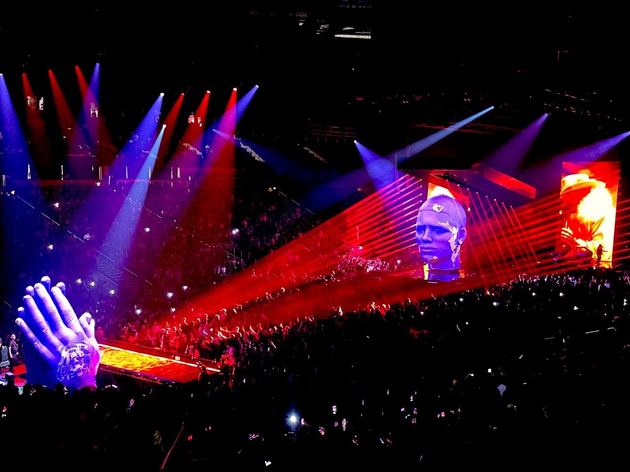 Balvin5.jpg