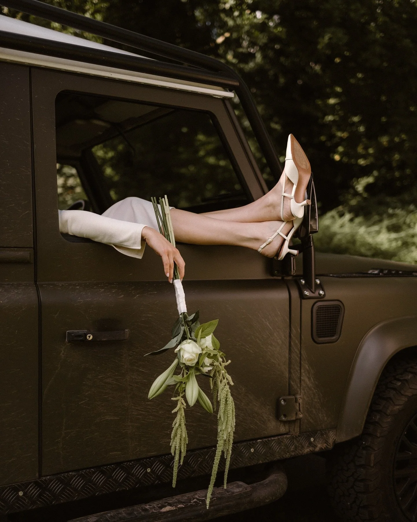 &bull; je t&rsquo;aime 🪷

#baanbeelden #civilwedding #couple #photoshoot #storytellingphotographer #fujifilm #cinematic #romantic #authenticlovemag #weddingphotographer #trouwfotograaf #nederland