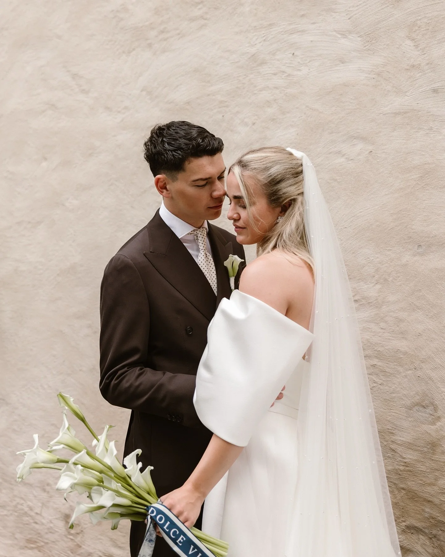 &bull; the wedding weekend of M&amp;M ❤️&zwj;🔥

team
bruidspaar @marc_rietveld &amp; @madelonrietveld 
fotograaf @baanbeelden 
videograaf @xandertukkerproductions 
locatie @landgoedwinfried 
concept @bydorine 
catering @eduardvanveen 
pak @suitsuppl