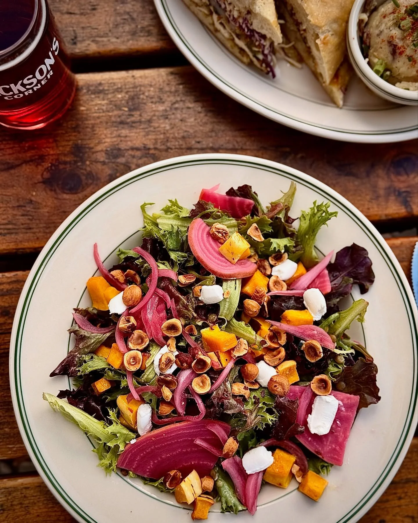 Oh hey, Jewel Box 👑

This hearty seasonal salad made a name for itself last year, and it&rsquo;s back on the roster this fall 🍁

Local greens and French green lentils tossed with golden balsamic vinaigrette, pickled beets, red onion, roasted delica