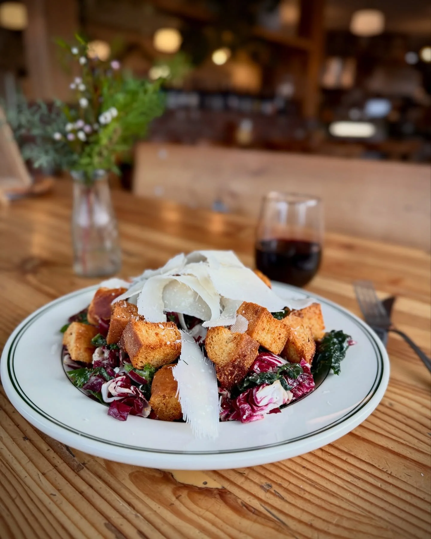 Kale + Radicchio Caesar 
Lemony Caesar, house made garlic parm croutons, shaved parmigiano.

Available 7am-9pm ✨✌️