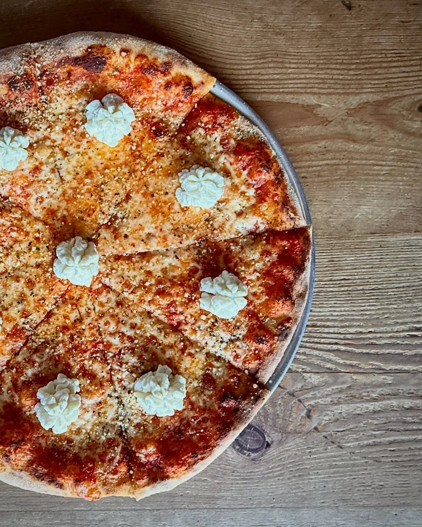 A cheese pizza for grown-ups.

Pizza Week &middot; Feb 19&ndash;25 &middot; @bendsource 

Sourdough Arrabbiata
Calabrian chili red sauce, smoked mozzarella, Asiago, Pecorino Romano, oregano, ricotta rosettes.

4pm&ndash;9pm daily
at the Corner