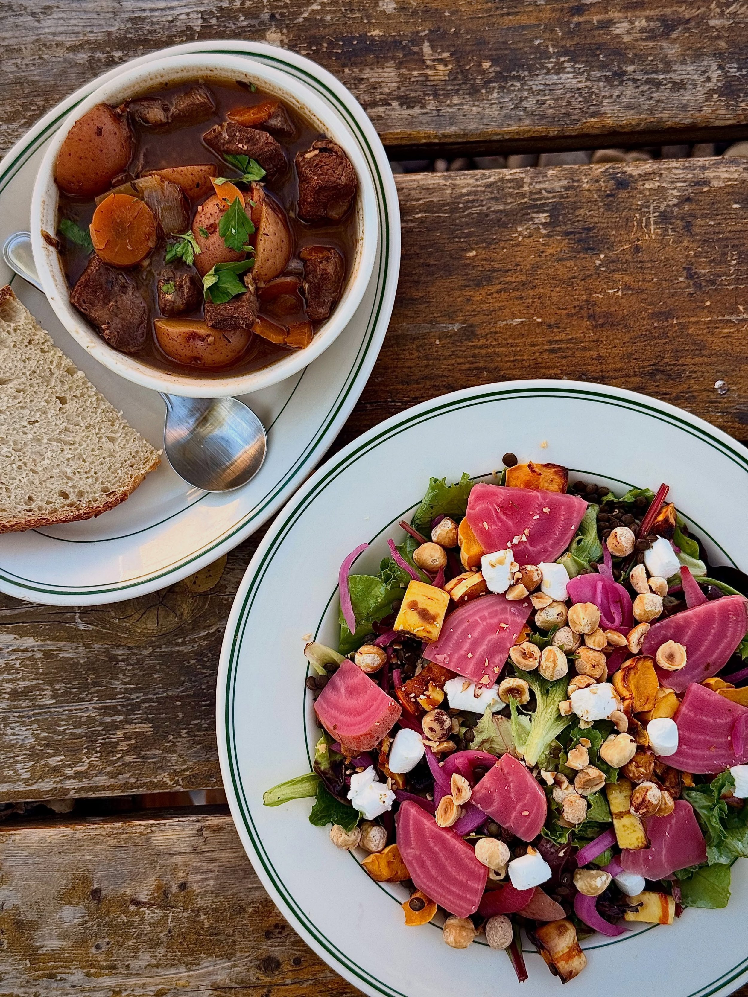 Two of our fall faves are back on the menu ✨

Jewel Box 👑
Local greens, French green lentils, golden balsamic vinaigrette, pickled beets and red onion, roasted delicata squash, goat cheese, Oregon hazelnuts.

Beef Stew 🤠
Pitchfork T beef, potatoes 