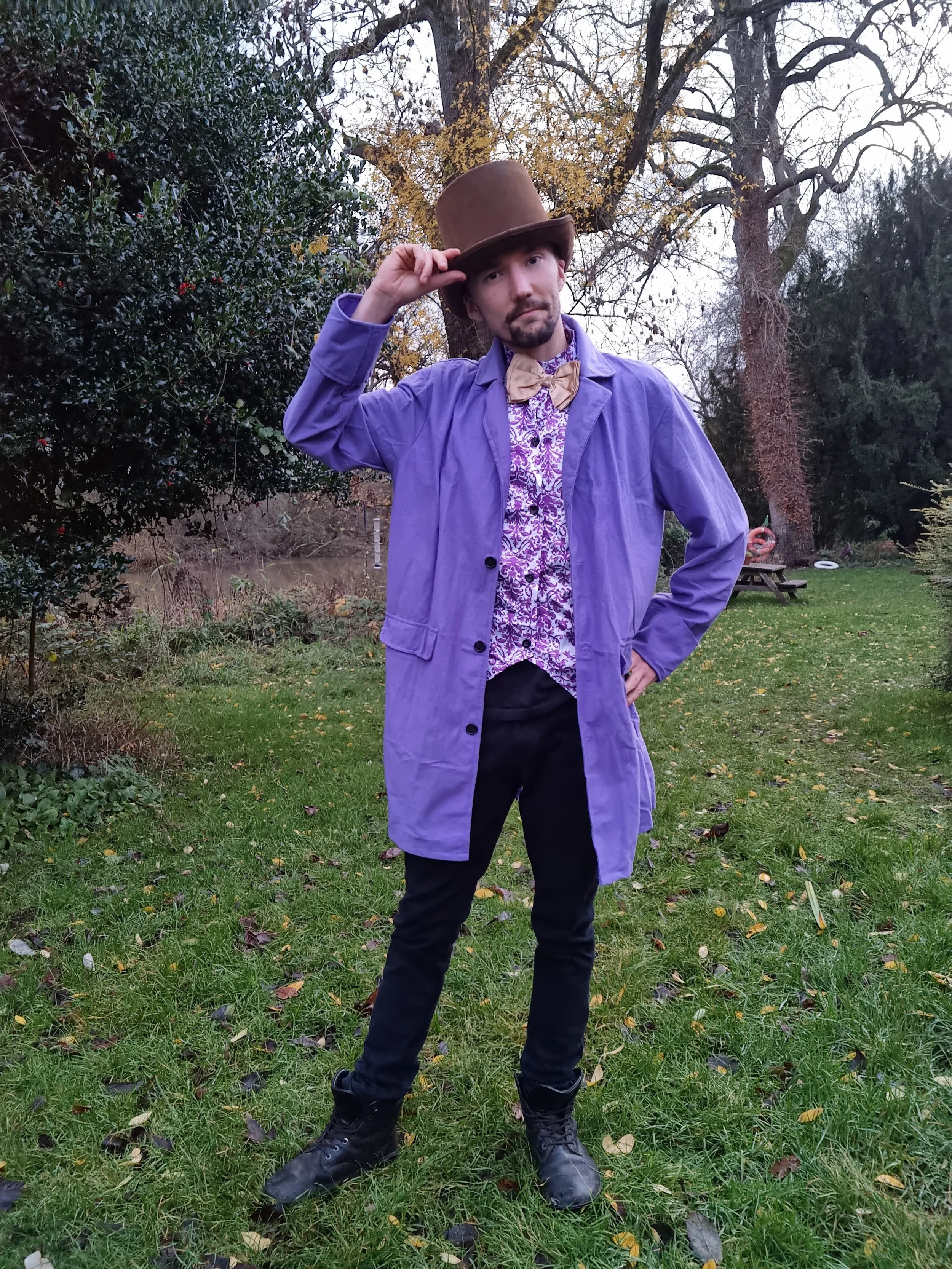 Willy Wonka balloon modeller and entertainer at Enfield Town Park fireworks 