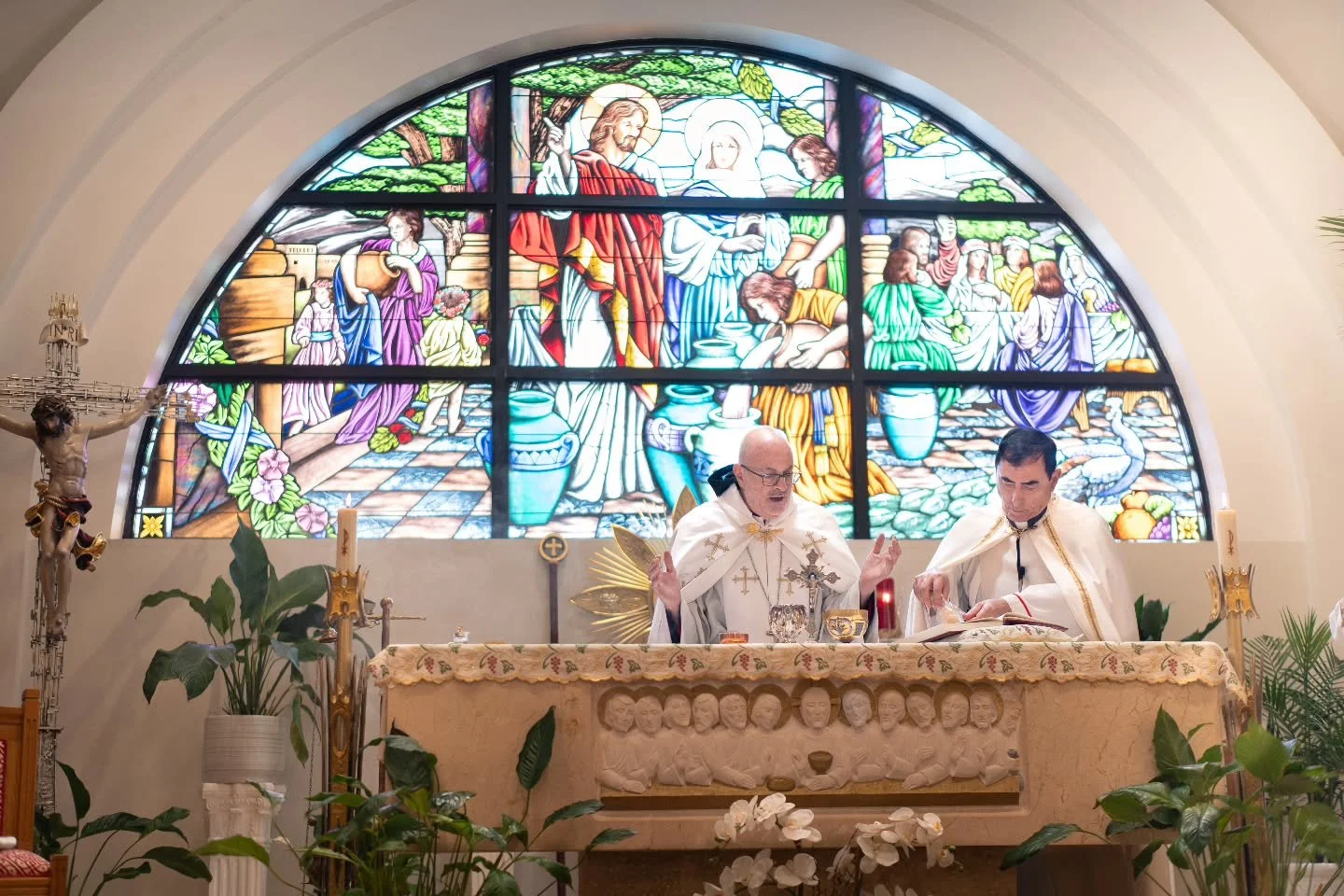 Every gesture at the altar reminds us:

The God we worship in liturgy
is the same God we ignore, reject, and wound in the streets.

He sees it all. 
✝️

.
.
.
.
.
.
.
.

#Maronite #MaroniteChurch #MaroniteMass #MaroniteCatholic 
#DivineLiturgy #HolyM