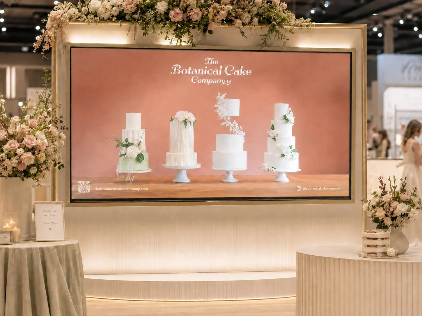 botanical-cake-company-digital-display-wedding-fair.jpg