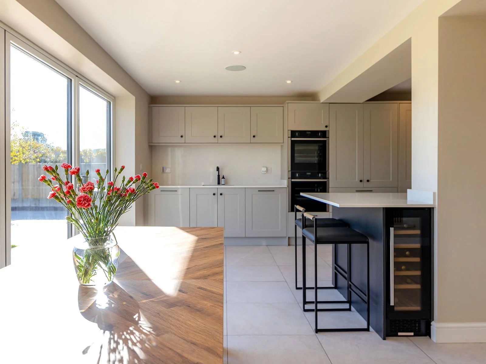 Kitchen Island With Breakfast Seating