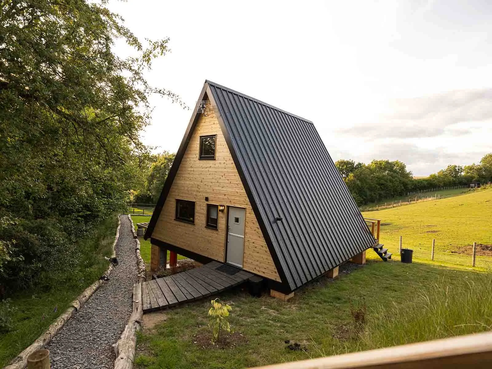 Lodge Design Scandinavian Lodge Exterior Pathway View
