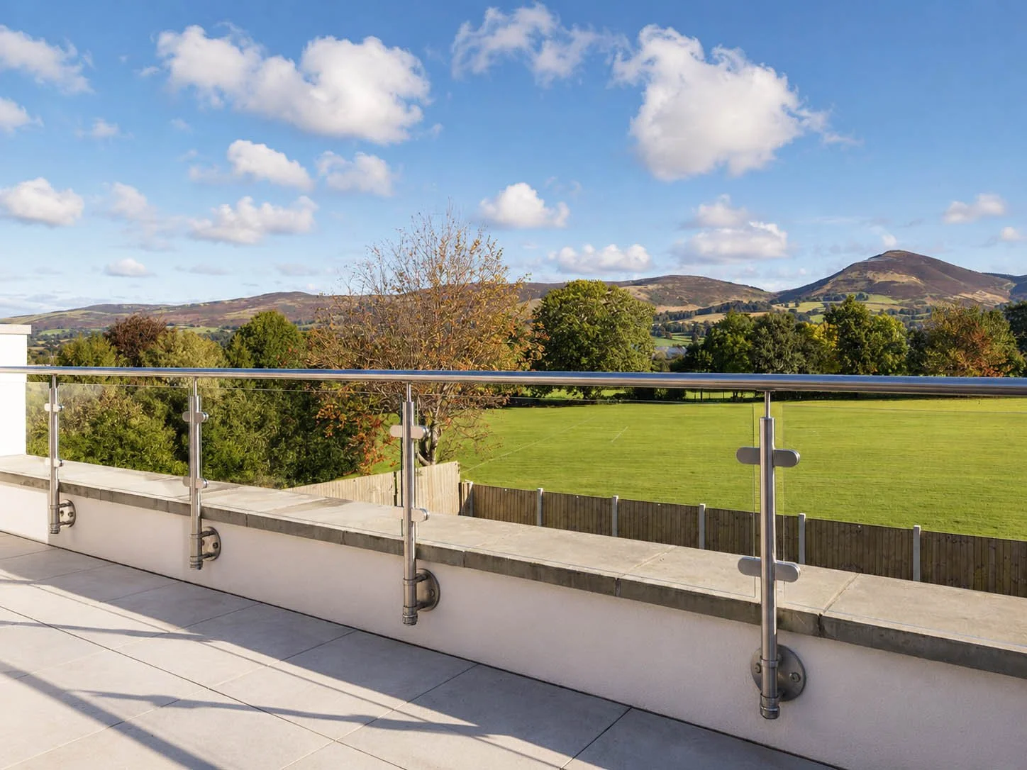 daytime-view-balcony-mountain-landscape-moel-famau.jpg