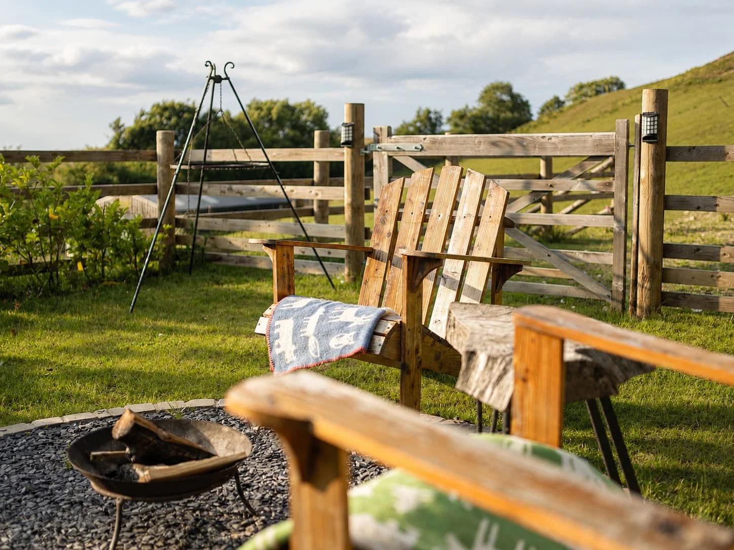 shepherd-hut-design-firepit-seating-outdoor-area.jpg