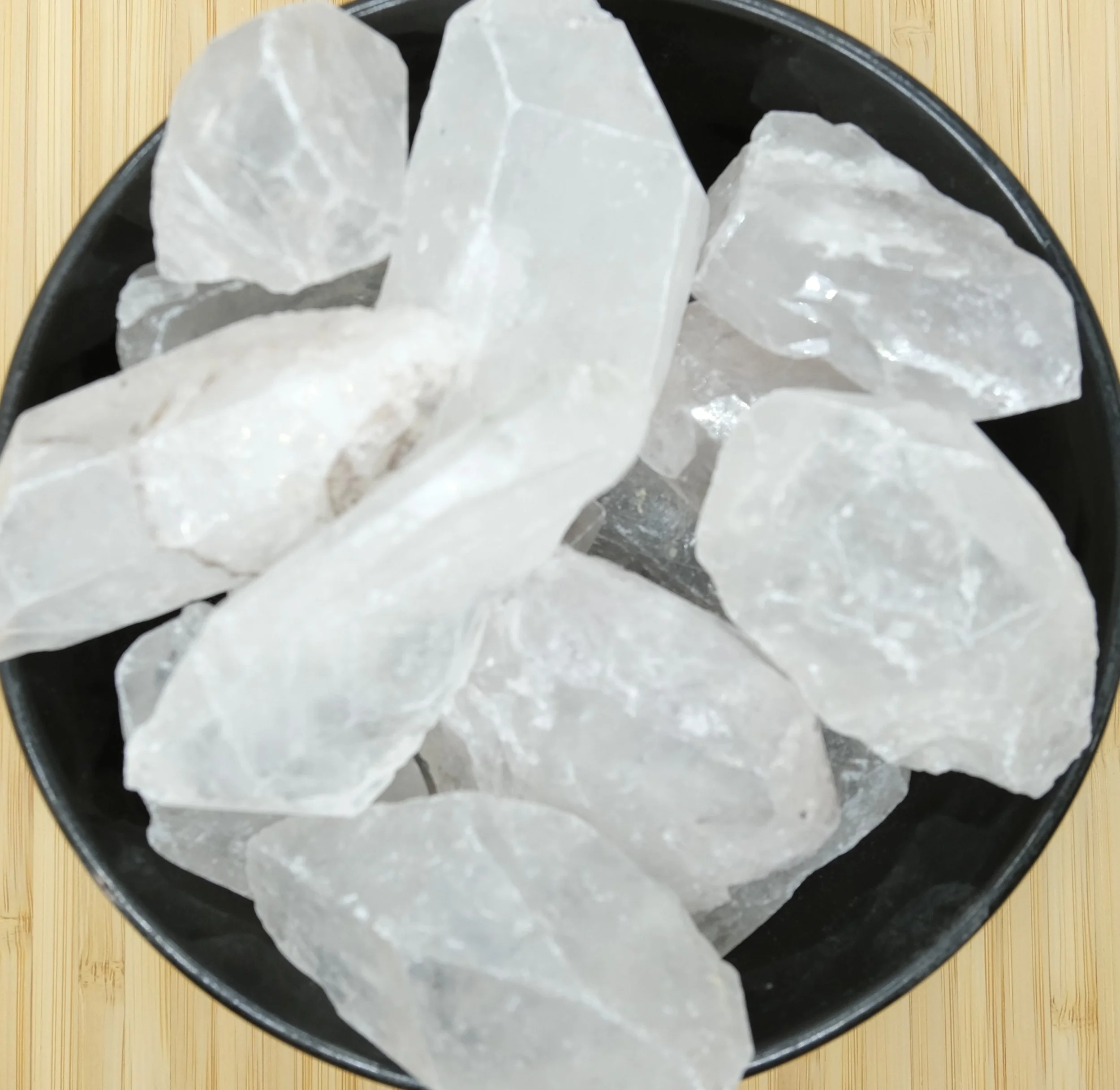 2 to 3 inch clear quartz 1.JPG