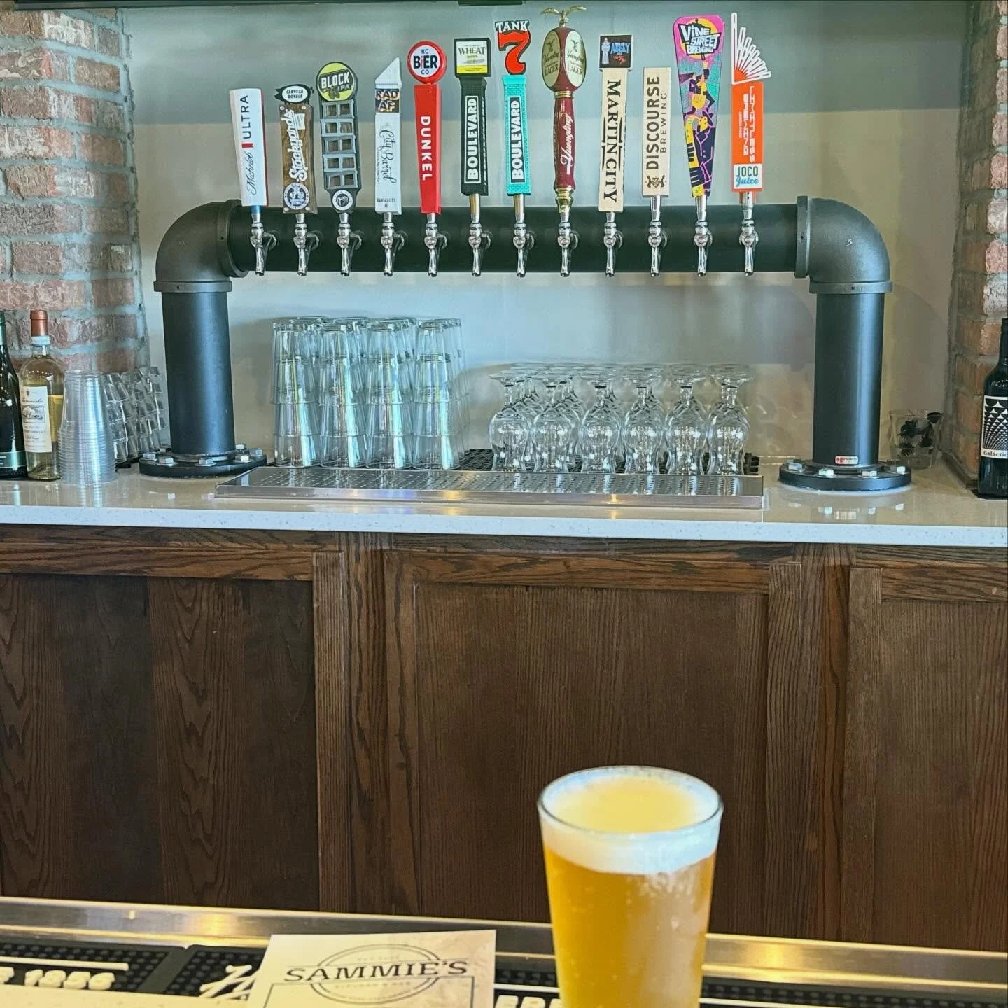 Sammie's Kitchen &amp; Bar is now open with a beer system installed by Tap It Up! Swing by 7721 W. 151st Street in Overland Park, Kansas TODAY!