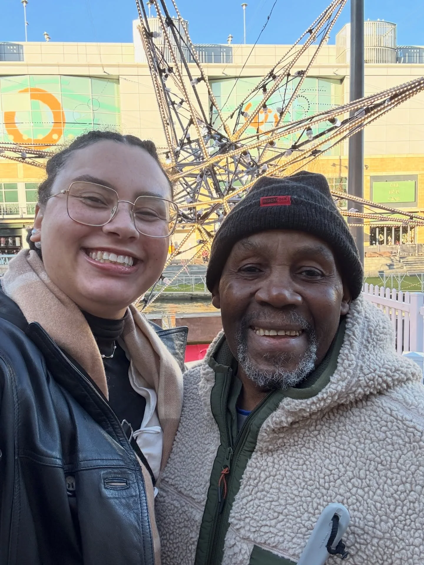 2025, part 1

Because too much happened this year to fit into one post 🙈🥰🤩✨

Lunch with grandad
Day in Oxford with dad @andykipping 
Vietnam (the best trip ever) with my love @samsjhoward 
Lunch with mum @sixpack_dj 
Lots of working and growing my