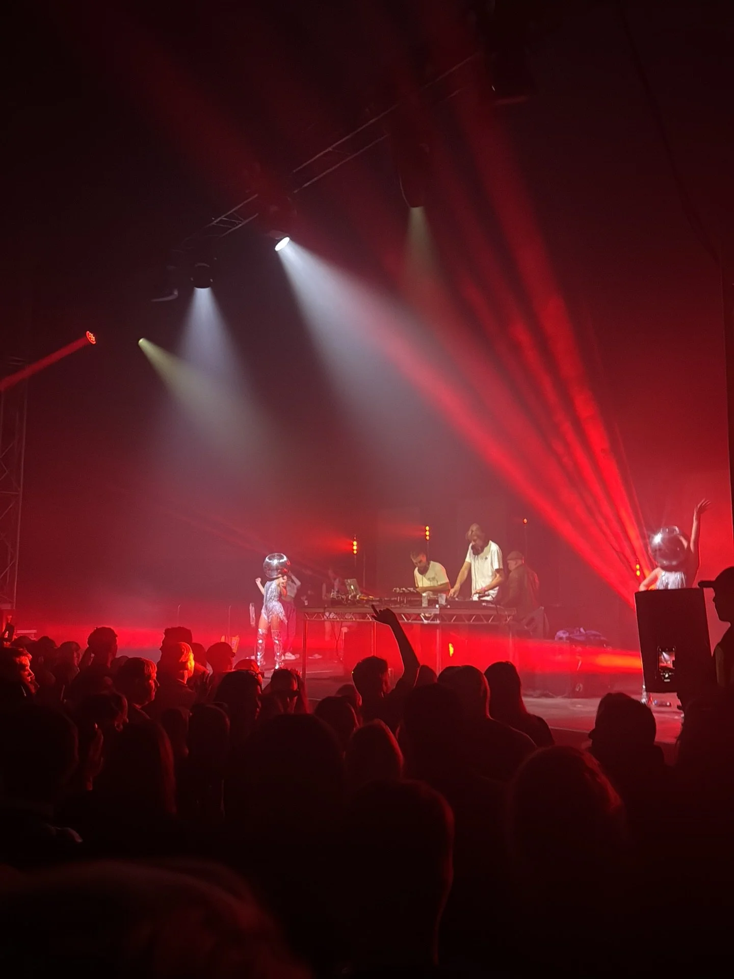 2025, part 2

One out day festival was super cool and went with bestie @builtby_mama and Jess ✨
Found out I was pregnant, told a few people
Finally met @evrose132 in person! Day at Soho Farmhouse @sohohouse, uniting the @creativeevolutionltd team!

M