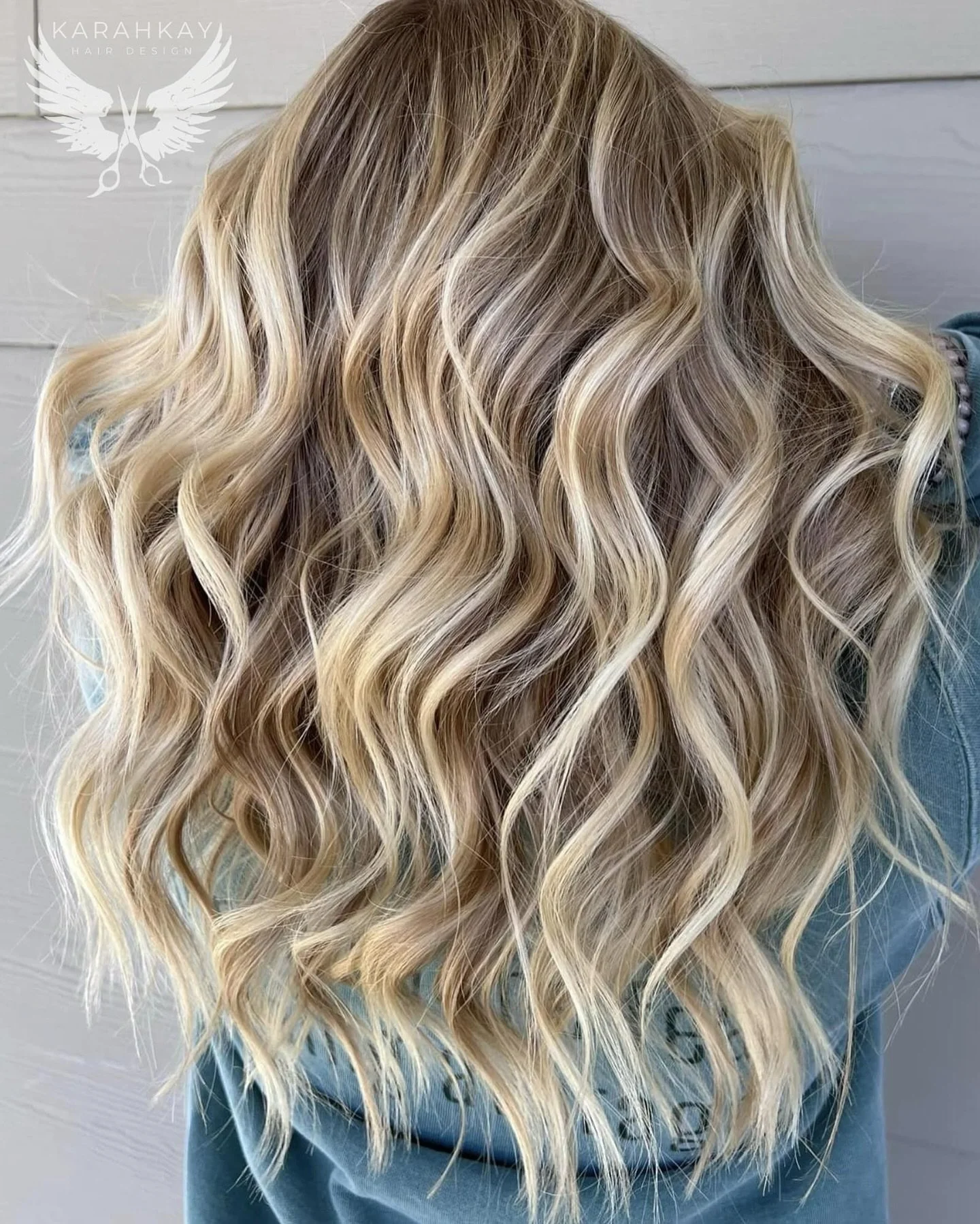 My favorite &ldquo;B&rdquo; word!!!! BALAYAGE!
So what is it exactly?
A balayage is a specific hair coloring technique where the lightener is essentially painted on.
What are the benefits of a balayage?
⭐️ less maintenance 
⭐️ maximum dimension
⭐️ se