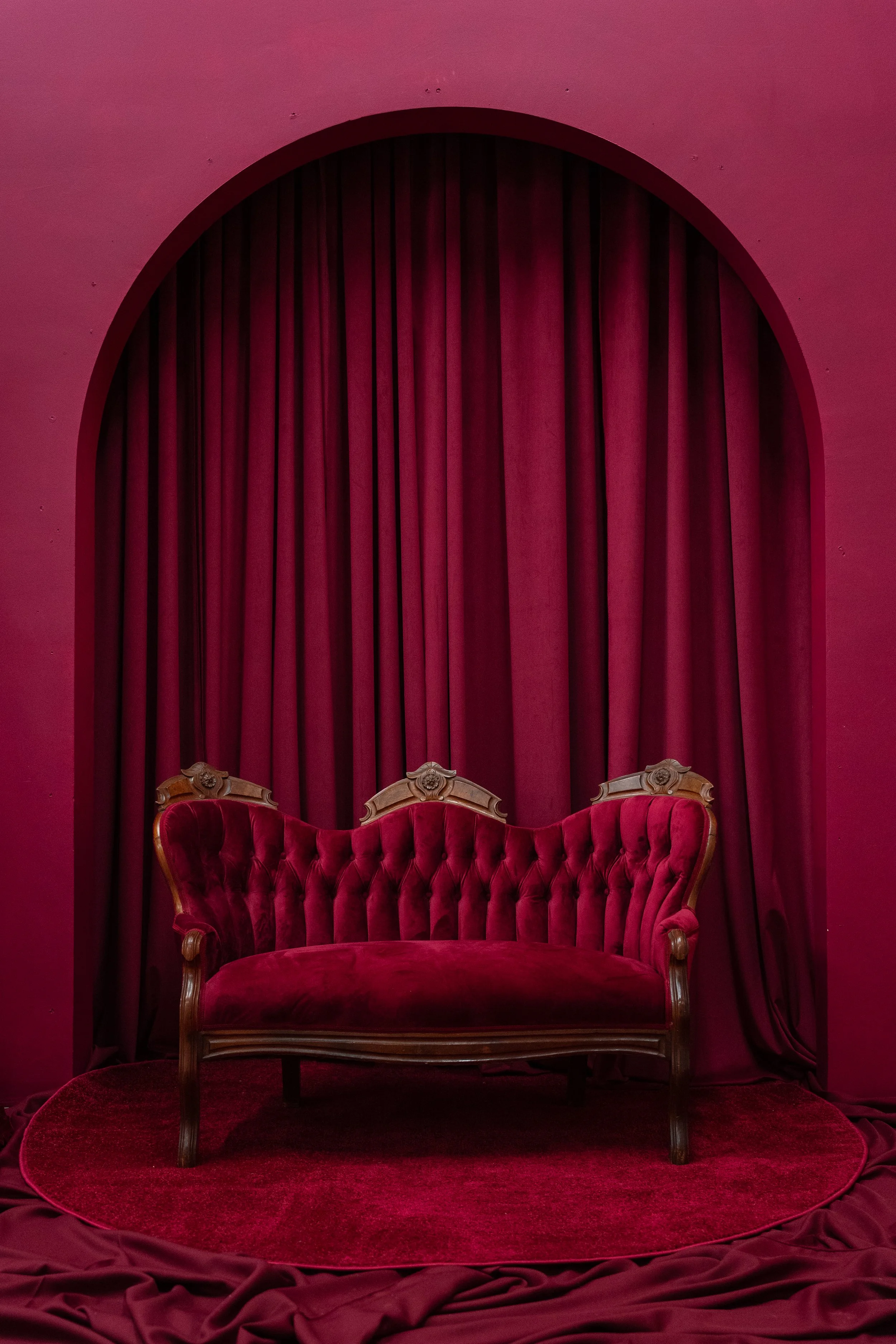 Photo Shoot Studio for Rent in Los Angeles, Wes Anderson, MULTISET, CYC WALL, ECLECTIC, MUSIC VIDEO, STUDENT FILM, MID-CENTURY MODERN RETRO, SIMPSONS HOUSE, TALK SHOW SET, VINTAGE TV, MOD, LOFT, Peerspace, Production, Vertical Series Studio, Creator 