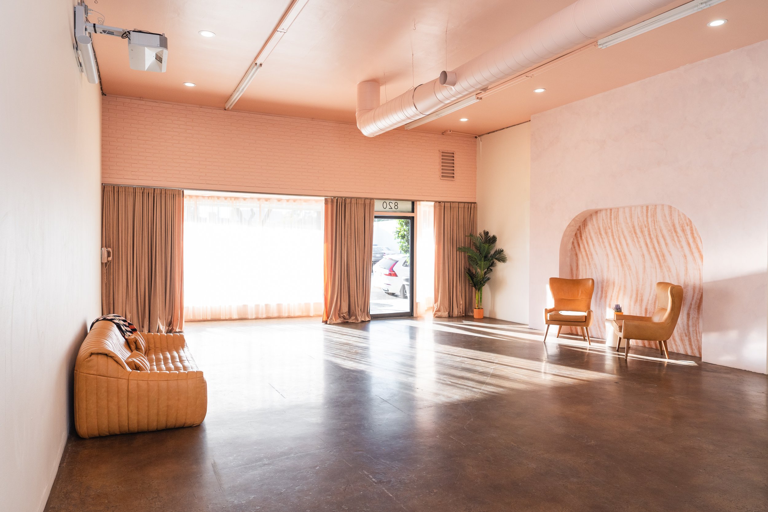 STU3 IS OUR BRAND NEW CONTEMPORARY STUDIO COMBINING UNIQUE WAREHOUSE DETAILS, HIGH CEILINGS WITH 100' OF NEUTRAL WALLS, NATURAL WINDOW LIGHT AND AMPLE LED COLOR LIGHTING. STU CAN BE DRESSED AS A WIDE VARIETY OF LOCATIONS: RETAIL, CONTEMPORARY LOFT, A