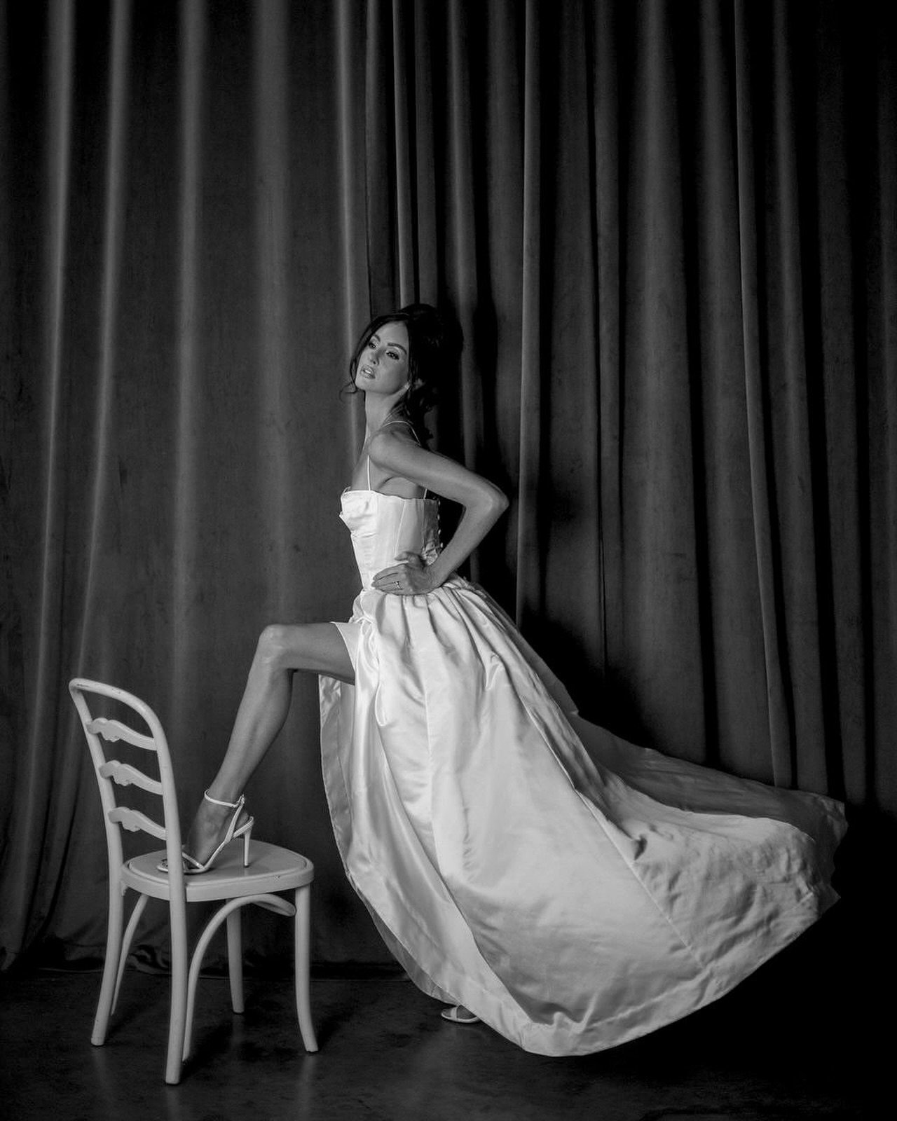 Stunning dress by Noa Fineout photographed by Atelier Holmes at Stu 2! 🤍🤍🤍

Repost from @noafineout
&bull;
The Gigi captured by @atelierholmes

Photography &amp; Design: @atelierholmes
Makeup: @gladicemua
Hair: @glambyrafi
Floral Design &amp; Inst