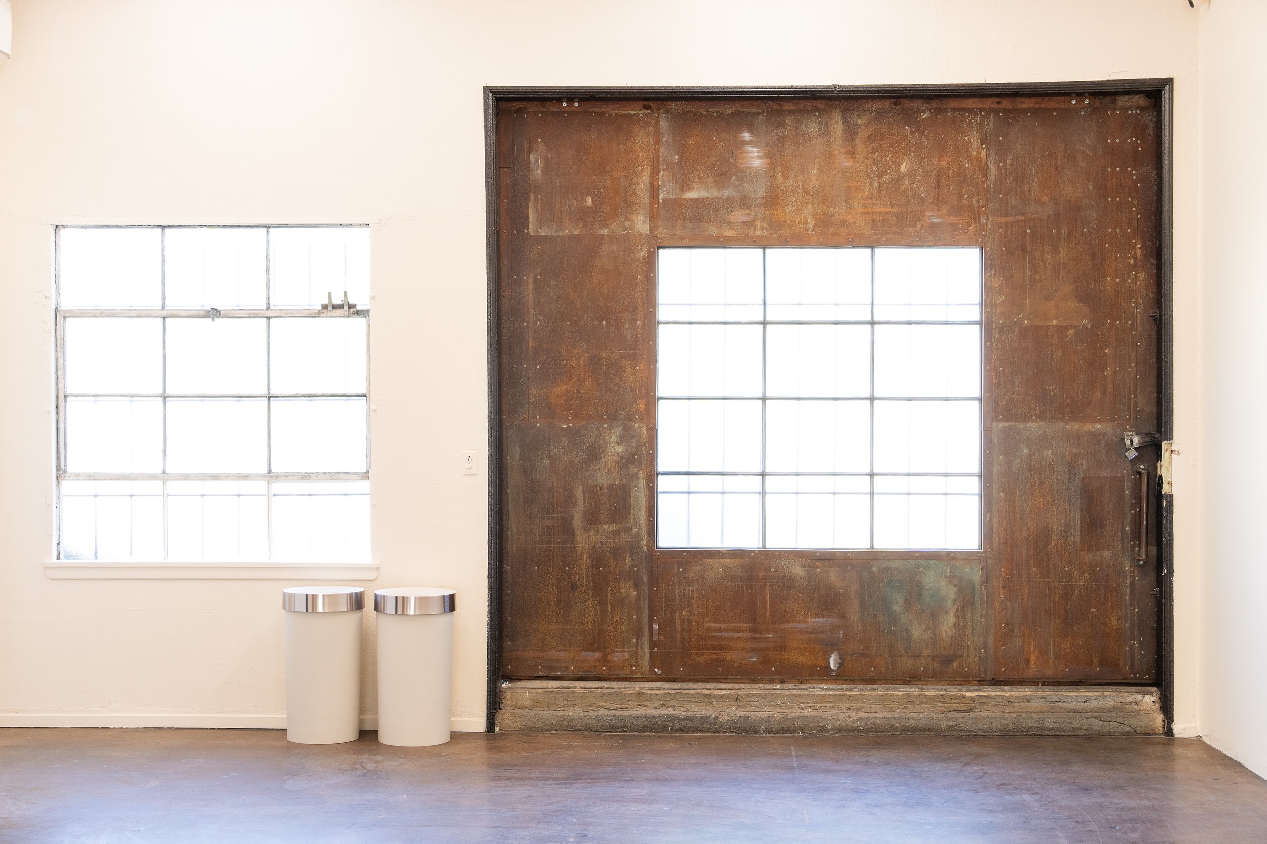STU3 IS OUR BRAND NEW CONTEMPORARY STUDIO COMBINING UNIQUE WAREHOUSE DETAILS, HIGH CEILINGS WITH 100' OF NEUTRAL WALLS, NATURAL WINDOW LIGHT AND AMPLE LED COLOR LIGHTING. STU CAN BE DRESSED AS A WIDE VARIETY OF LOCATIONS: RETAIL, CONTEMPORARY LOFT, A