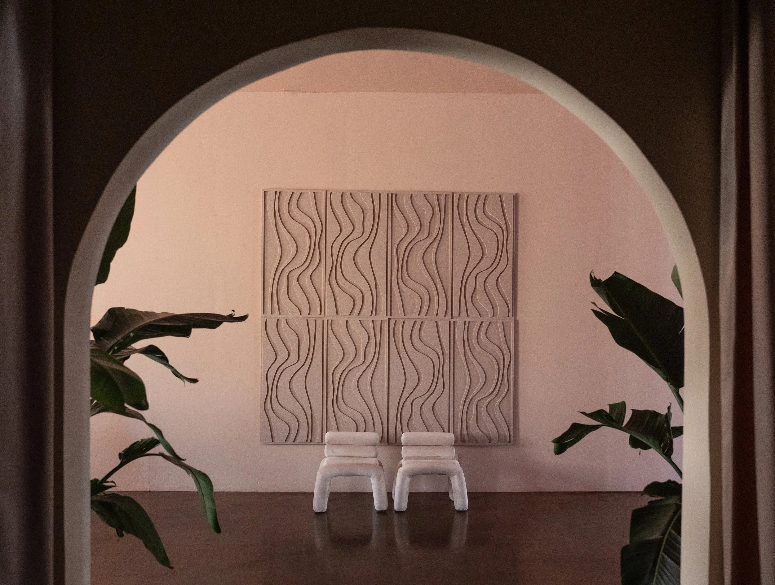 STU3 IS OUR BRAND NEW CONTEMPORARY STUDIO COMBINING UNIQUE WAREHOUSE DETAILS, HIGH CEILINGS WITH 100' OF NEUTRAL WALLS, NATURAL WINDOW LIGHT AND AMPLE LED COLOR LIGHTING. STU CAN BE DRESSED AS A WIDE VARIETY OF LOCATIONS: RETAIL, CONTEMPORARY LOFT, A