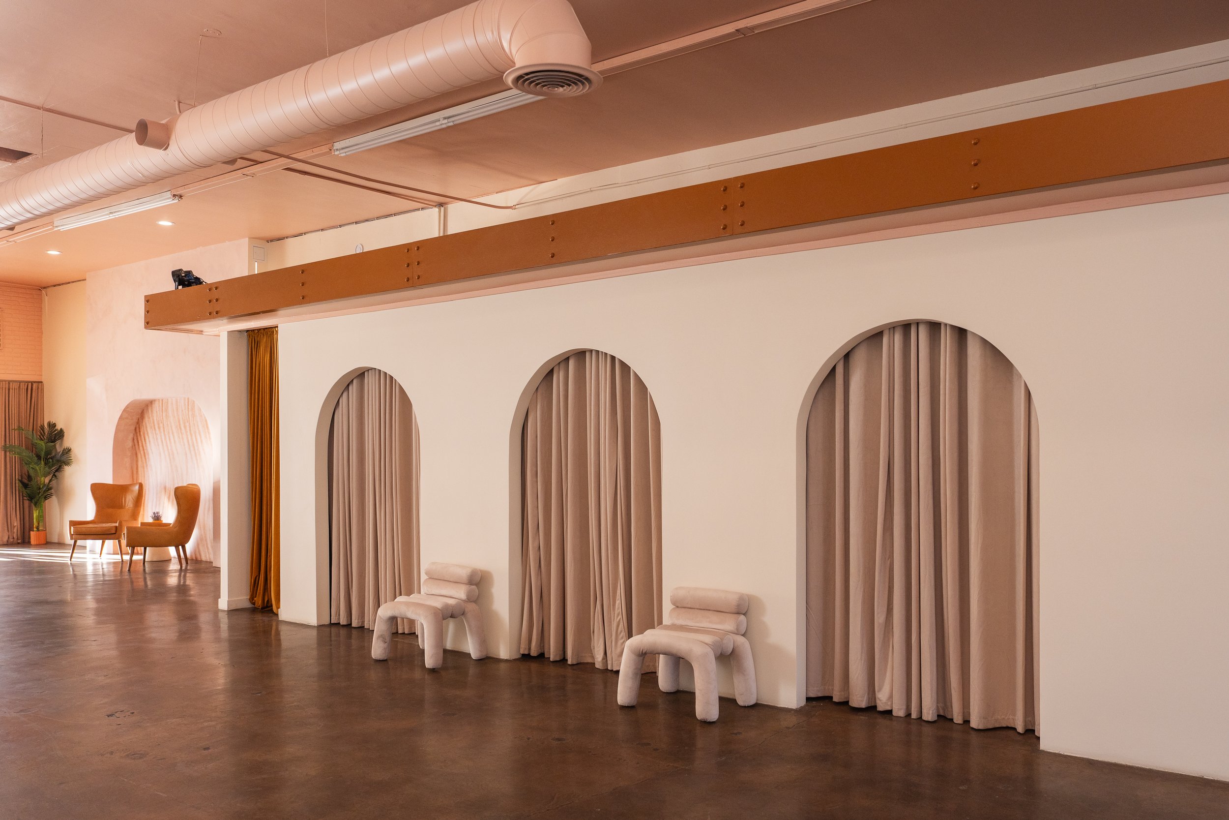 STU3 IS OUR BRAND NEW CONTEMPORARY STUDIO COMBINING UNIQUE WAREHOUSE DETAILS, HIGH CEILINGS WITH 100' OF NEUTRAL WALLS, NATURAL WINDOW LIGHT AND AMPLE LED COLOR LIGHTING. STU CAN BE DRESSED AS A WIDE VARIETY OF LOCATIONS: RETAIL, CONTEMPORARY LOFT, A