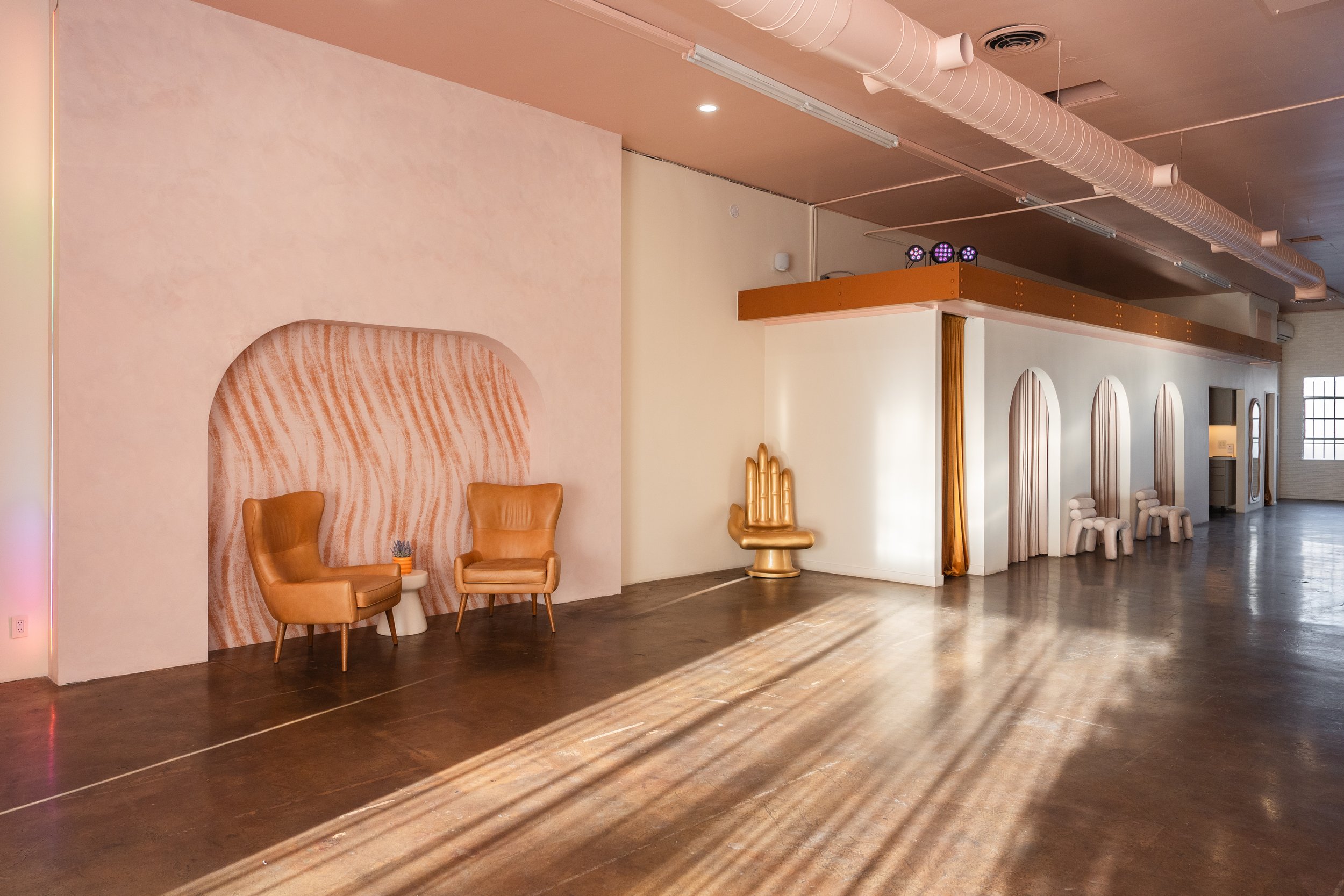 STU3 IS OUR BRAND NEW CONTEMPORARY STUDIO COMBINING UNIQUE WAREHOUSE DETAILS, HIGH CEILINGS WITH 100' OF NEUTRAL WALLS, NATURAL WINDOW LIGHT AND AMPLE LED COLOR LIGHTING. STU CAN BE DRESSED AS A WIDE VARIETY OF LOCATIONS: RETAIL, CONTEMPORARY LOFT, A